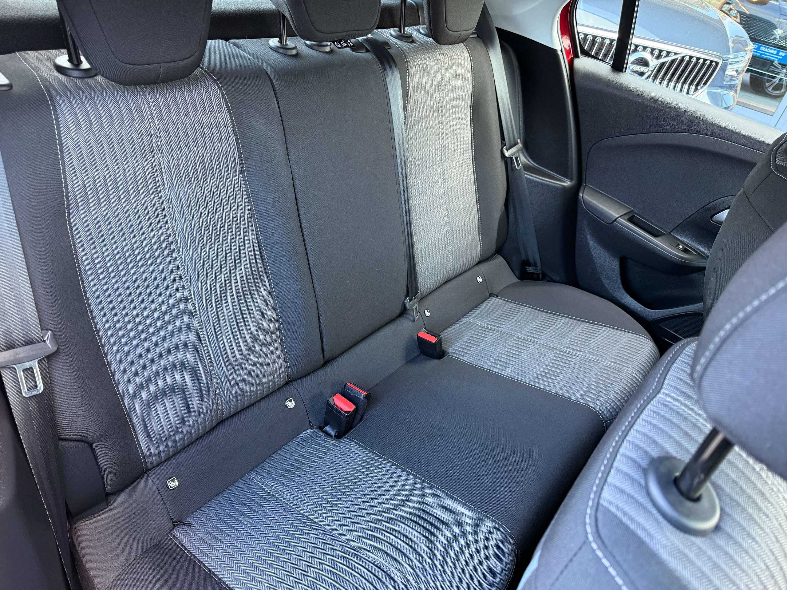 5a044244-5d6b-4c95-a30d-98389700c04927-opel-corsa-1-2i-5-deurs-navigatie-camera-carplay-pdc-alu-dab.jpg