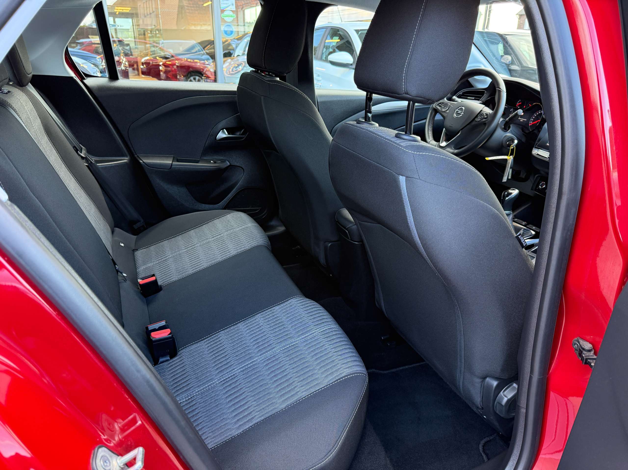 5a044244-5d6b-4c95-a30d-98389700c04928-opel-corsa-1-2i-5-deurs-navigatie-camera-carplay-pdc-alu-dab.jpg