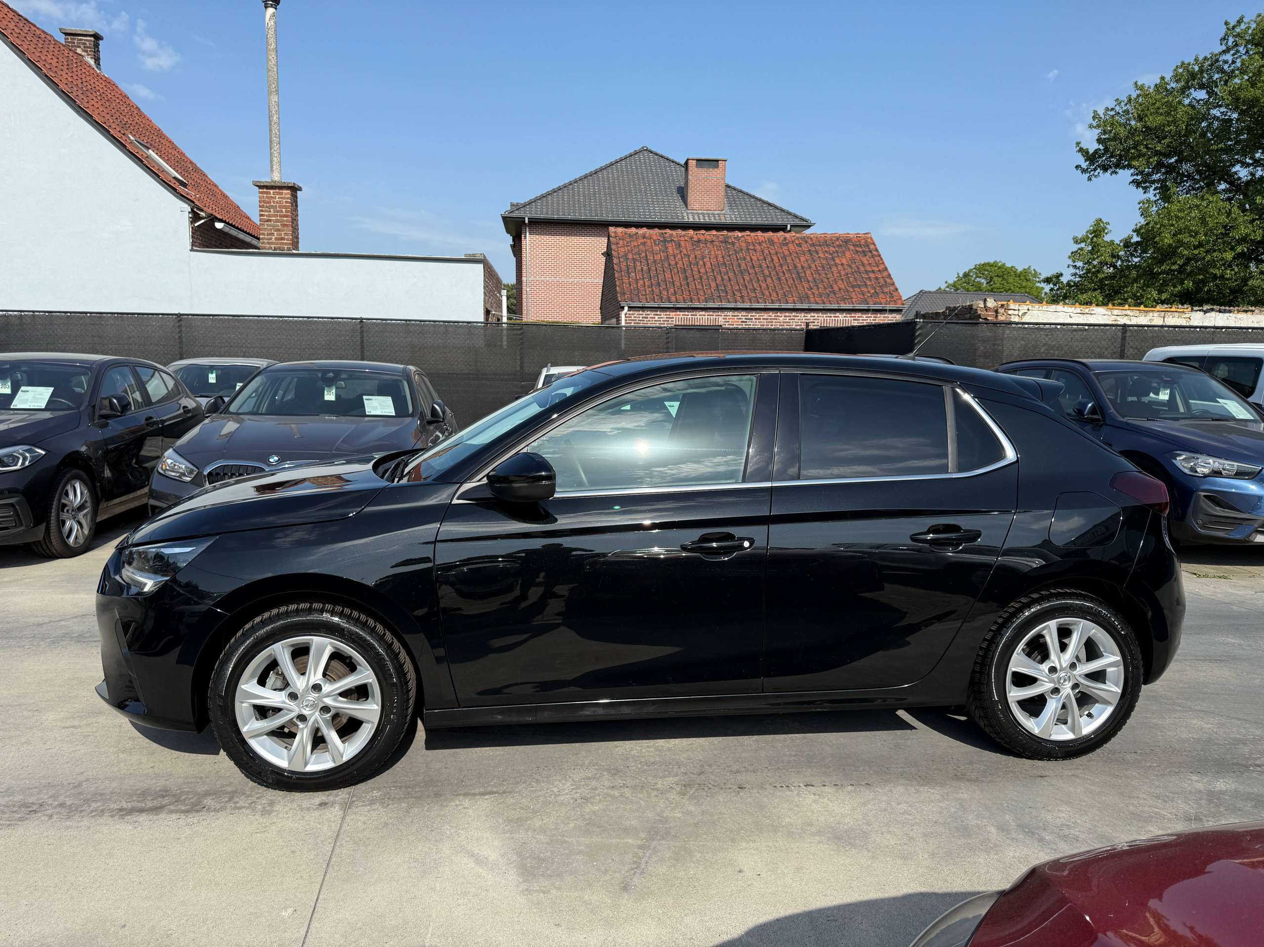 676bd585-6d82-4322-90e7-0f26b82c79a08-opel-corsa-1-2i-elegance-full-led-carplay-virtual-camera-alu-bluetooth.jpg