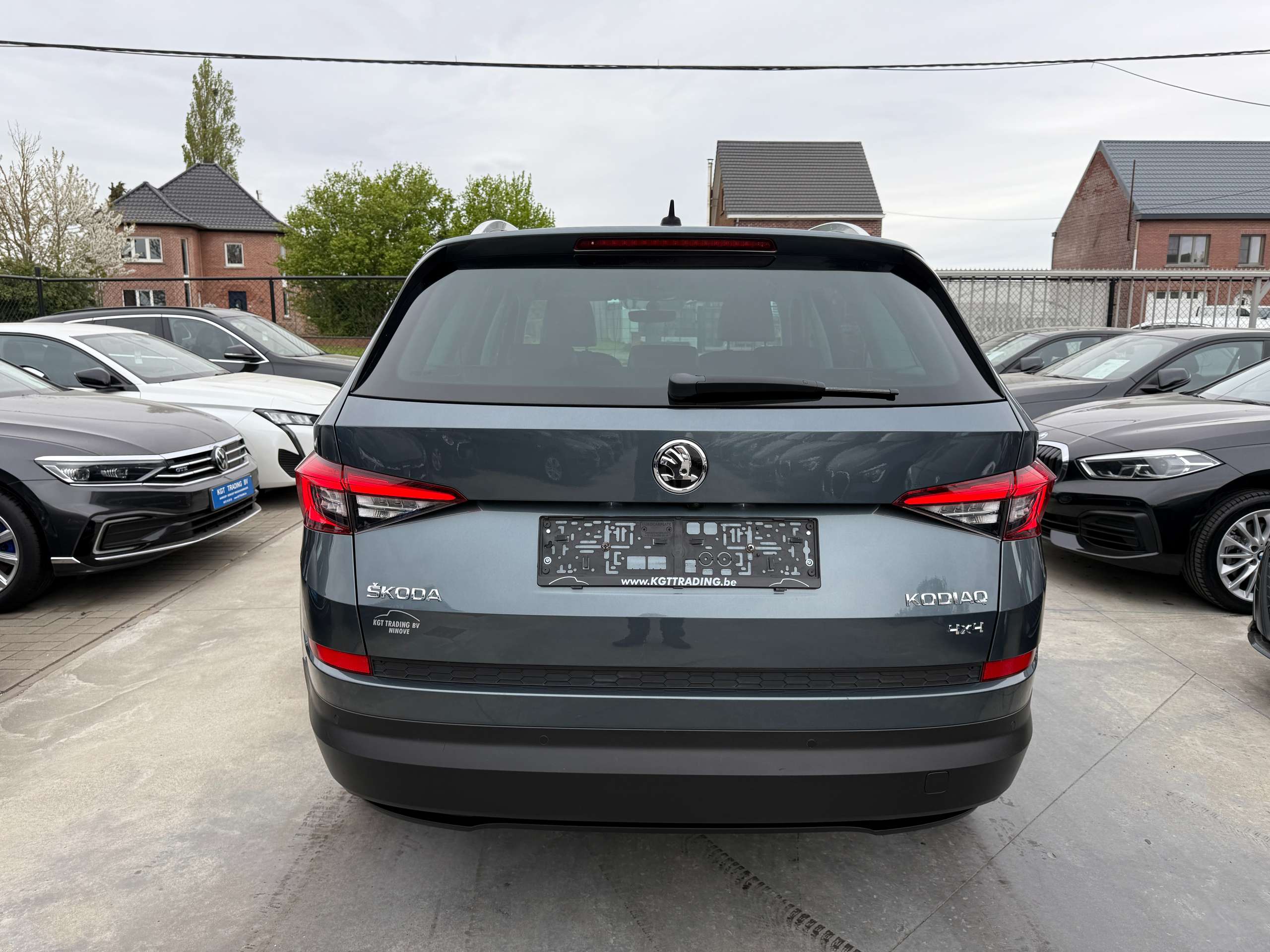 696c9925-aef3-4831-bf7f-8e686c0316876-skoda-kodiaq-1-4-tsi-4x4-navi-leder-camera-xenon-carplay-led.jpg