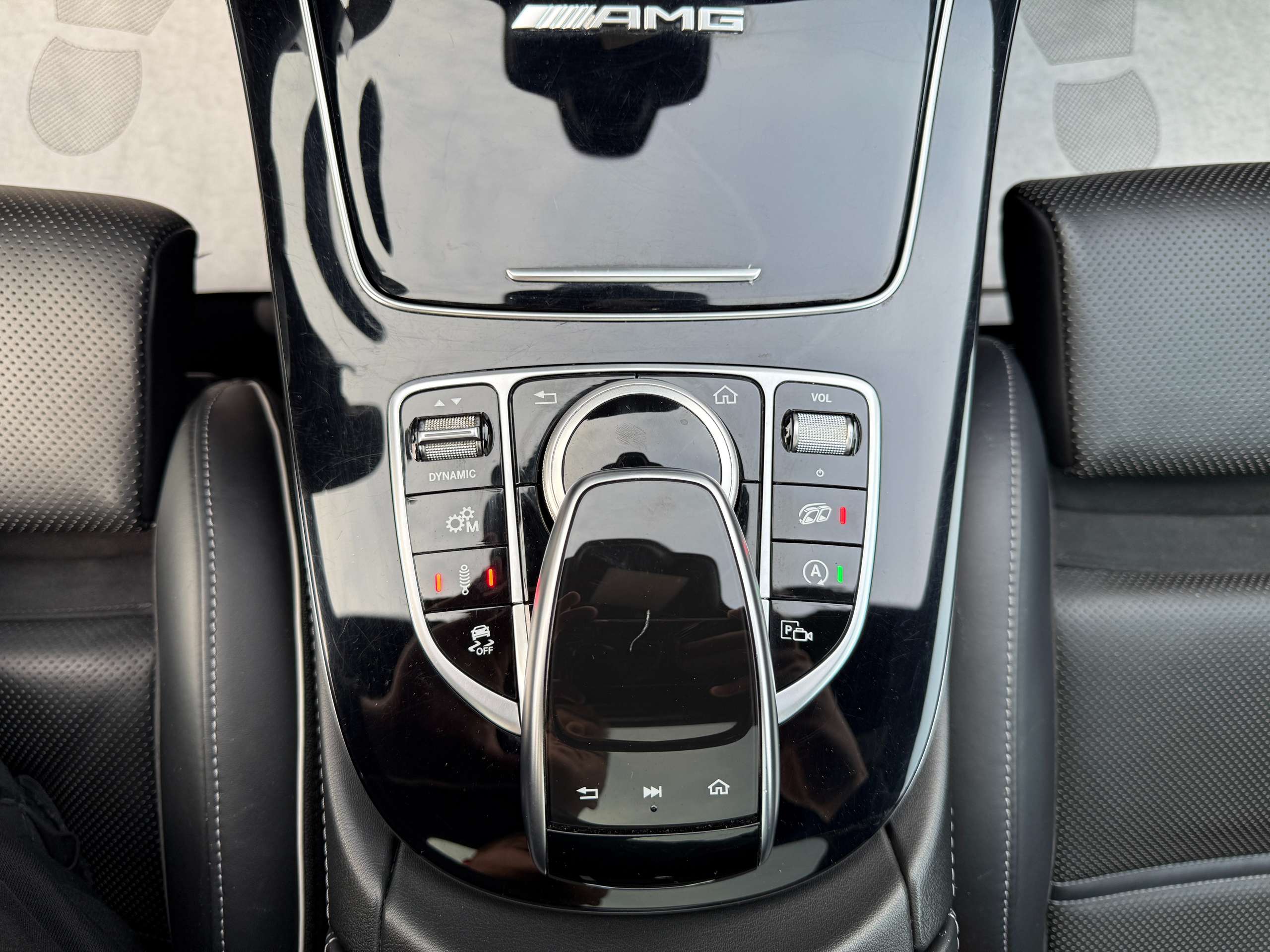 701539a9-f870-4e96-94bb-43c8371e27d826-mercedes-benz-e-63-amg-s-4matic-performance-seats-360-pano-drivers-pack.jpg