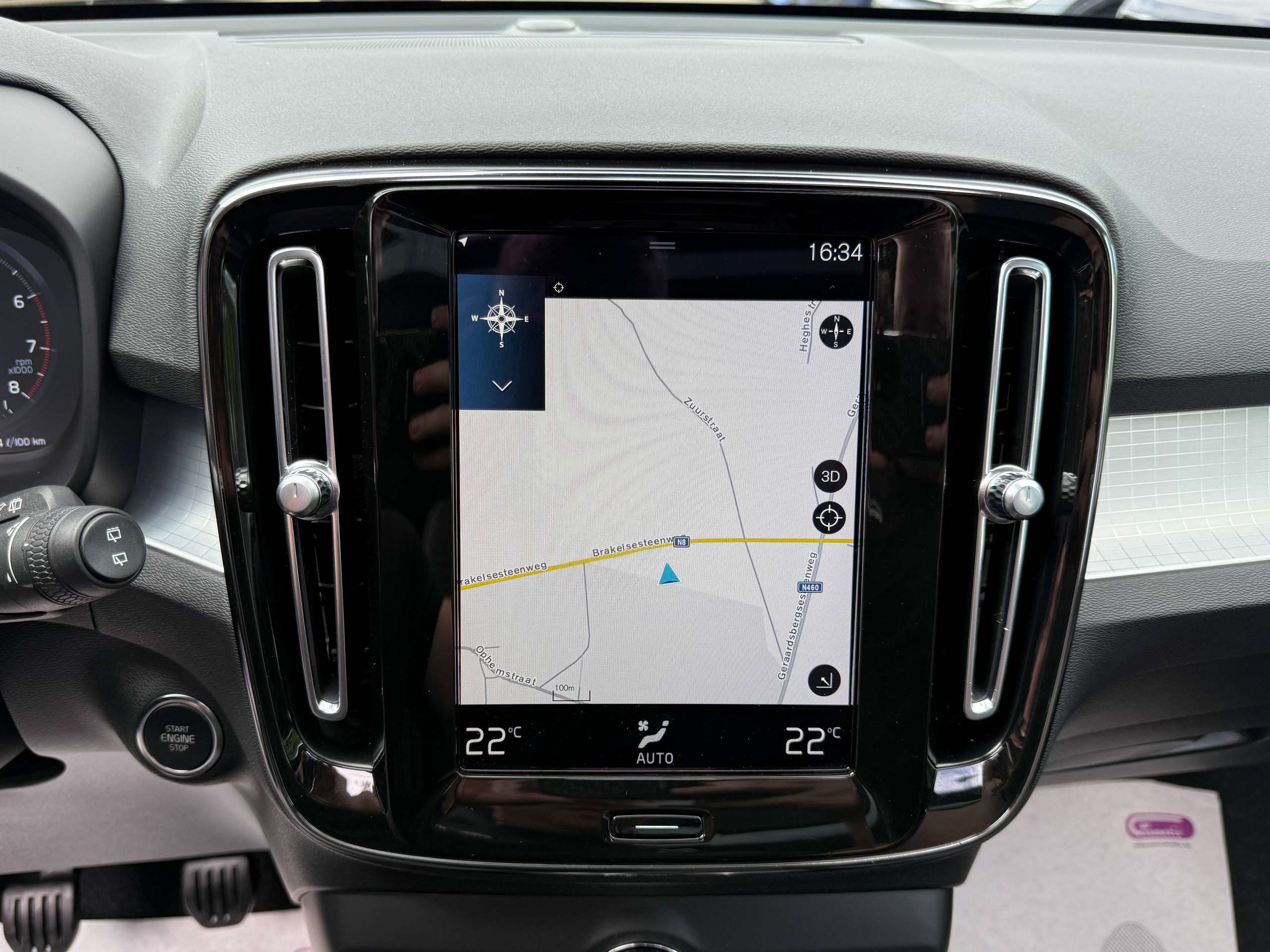 728da898-6fbb-4dd1-8eb1-38ddf528fc4919-volvo-xc40-1-5-t2-navigatie-zwart-leder-opendak-carplay-dab-full-led.jpg