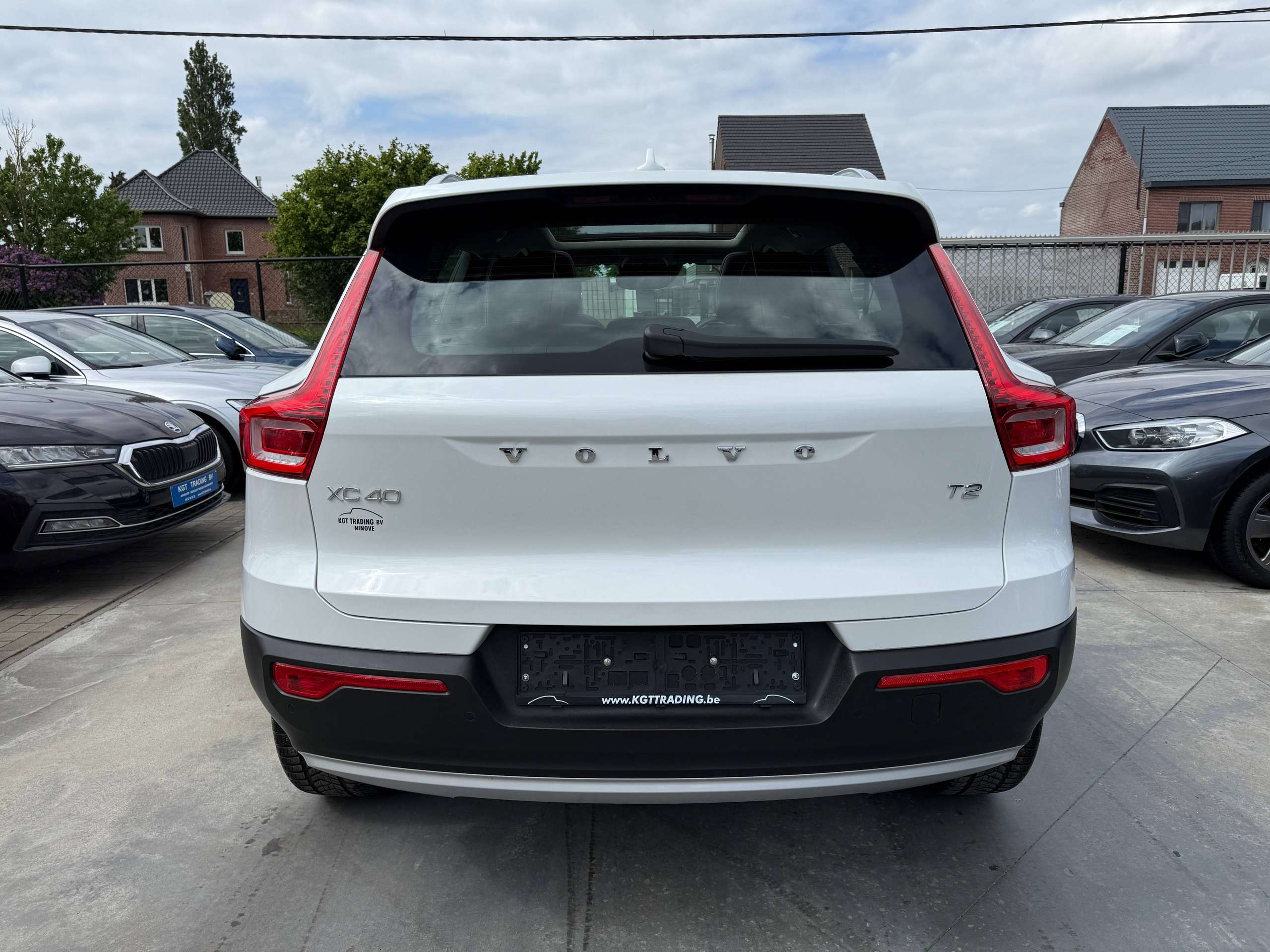728da898-6fbb-4dd1-8eb1-38ddf528fc496-volvo-xc40-1-5-t2-navigatie-zwart-leder-opendak-carplay-dab-full-led.jpg