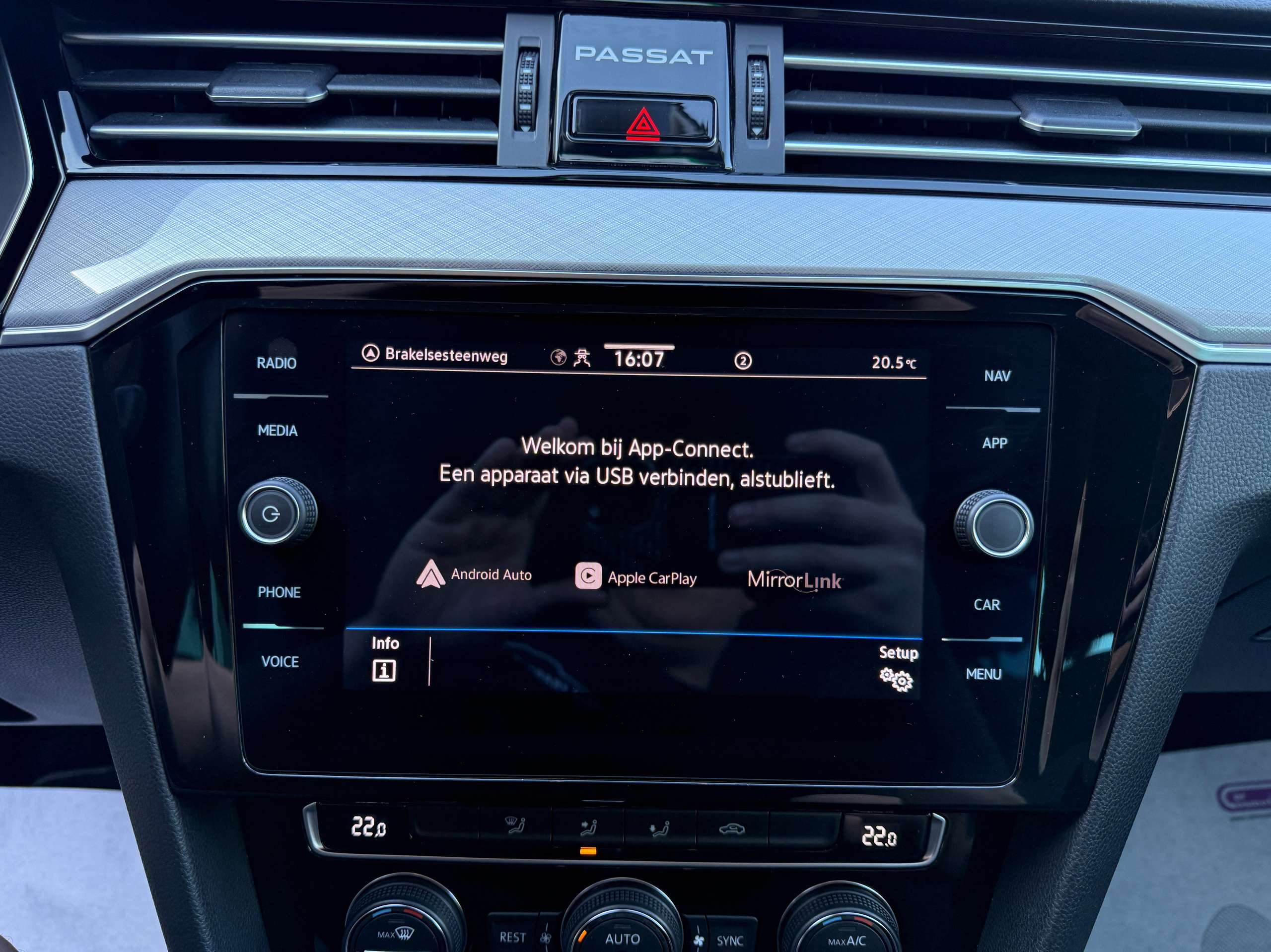 7d731be0-ad96-417e-8709-421d38f5f12e26-volkswagen-passat-variant-1-6-tdi-dsg-automaat-full-led-navigatie-trekhaak-carplay.jpg