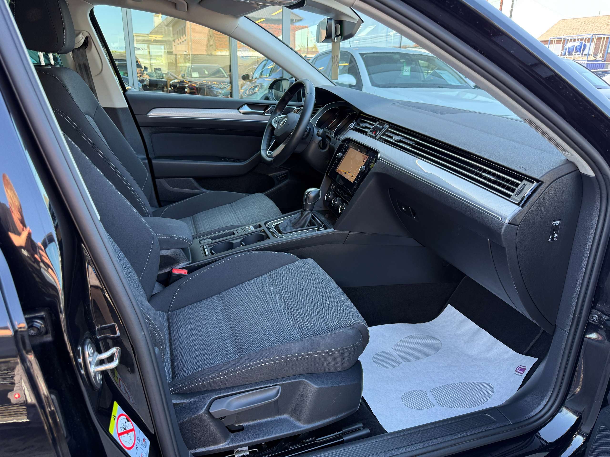 7d731be0-ad96-417e-8709-421d38f5f12e30-volkswagen-passat-variant-1-6-tdi-dsg-automaat-full-led-navigatie-trekhaak-carplay.jpg