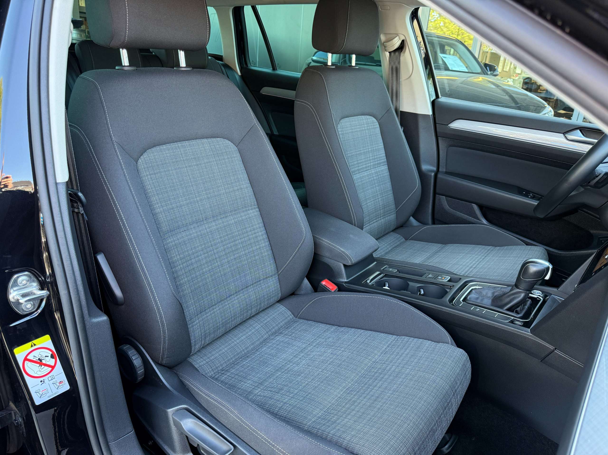 7d731be0-ad96-417e-8709-421d38f5f12e32-volkswagen-passat-variant-1-6-tdi-dsg-automaat-full-led-navigatie-trekhaak-carplay.jpg