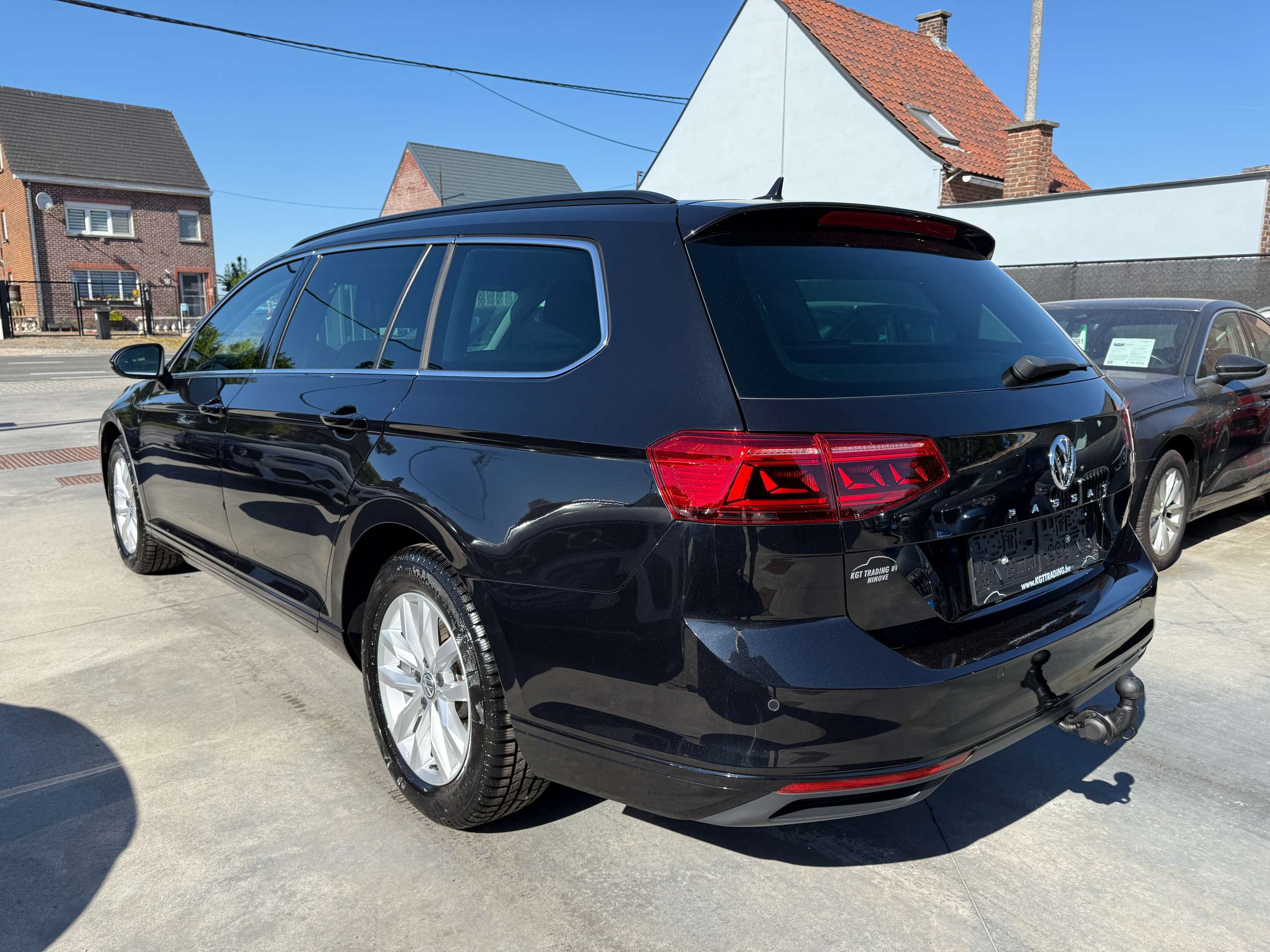 7d731be0-ad96-417e-8709-421d38f5f12e7-volkswagen-passat-variant-1-6-tdi-dsg-automaat-full-led-navigatie-trekhaak-carplay.jpg
