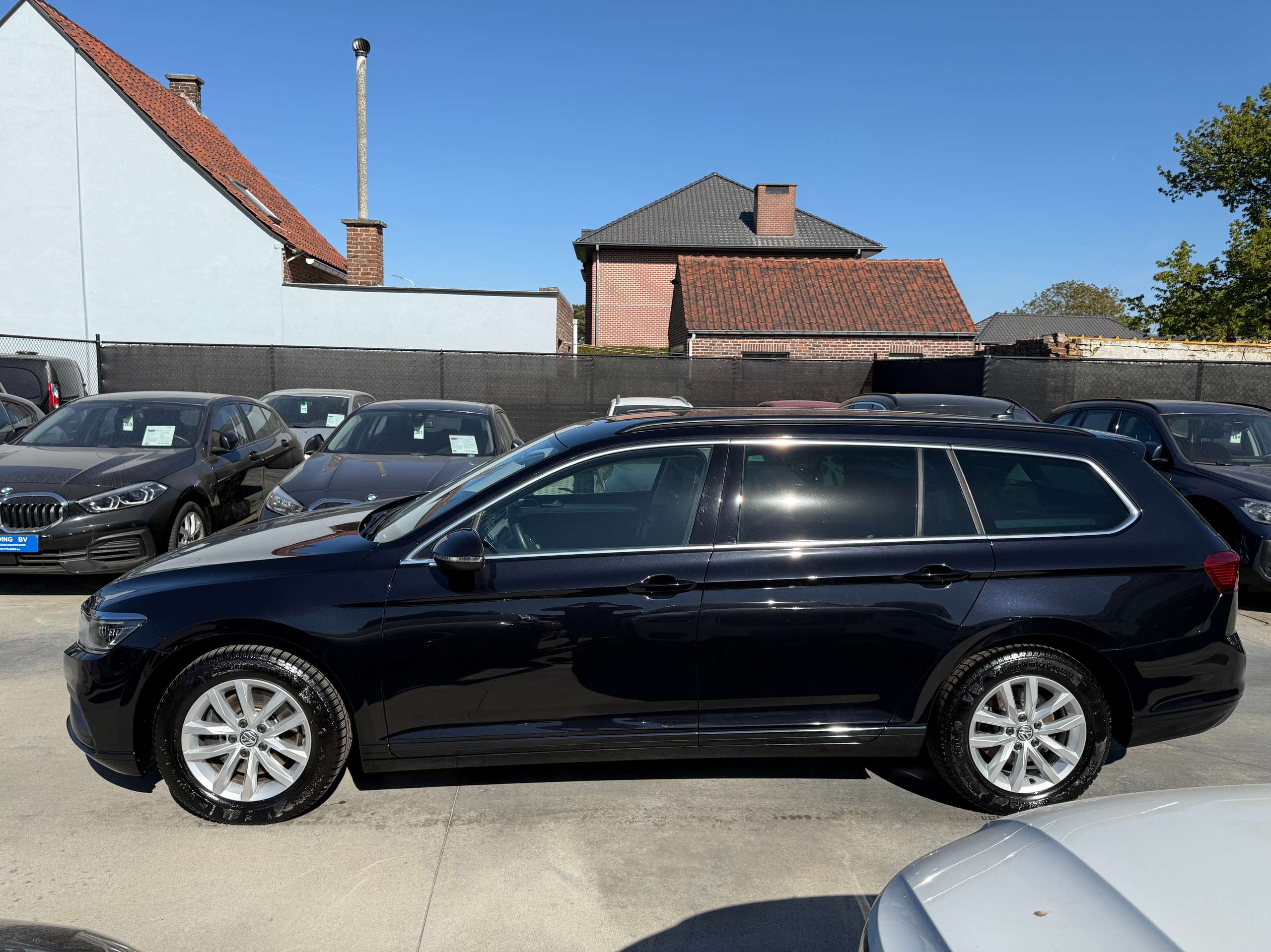 7d731be0-ad96-417e-8709-421d38f5f12e8-volkswagen-passat-variant-1-6-tdi-dsg-automaat-full-led-navigatie-trekhaak-carplay.jpg
