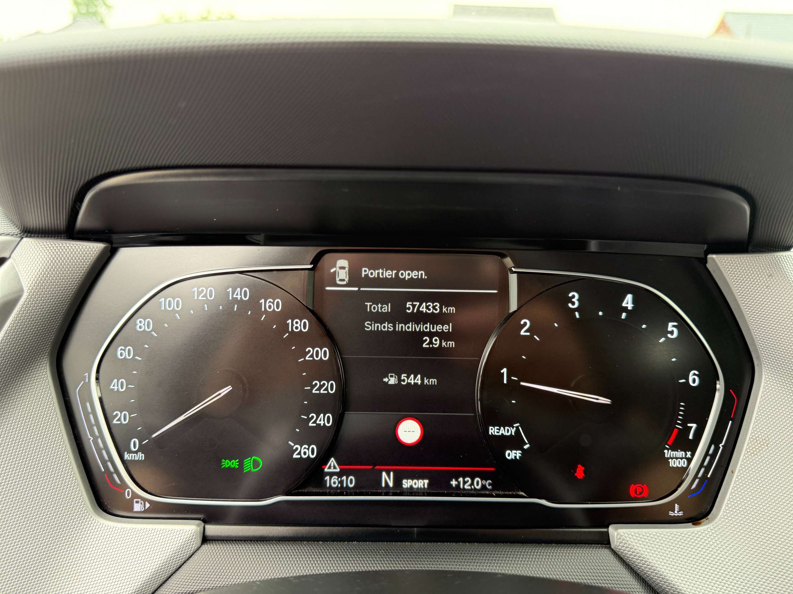 86a1af9f-8dc5-41dc-be27-de3c405a645718-bmw-118-i-136pk-navigatie-carplay-full-led-bluetooth-pdc-alu.jpg