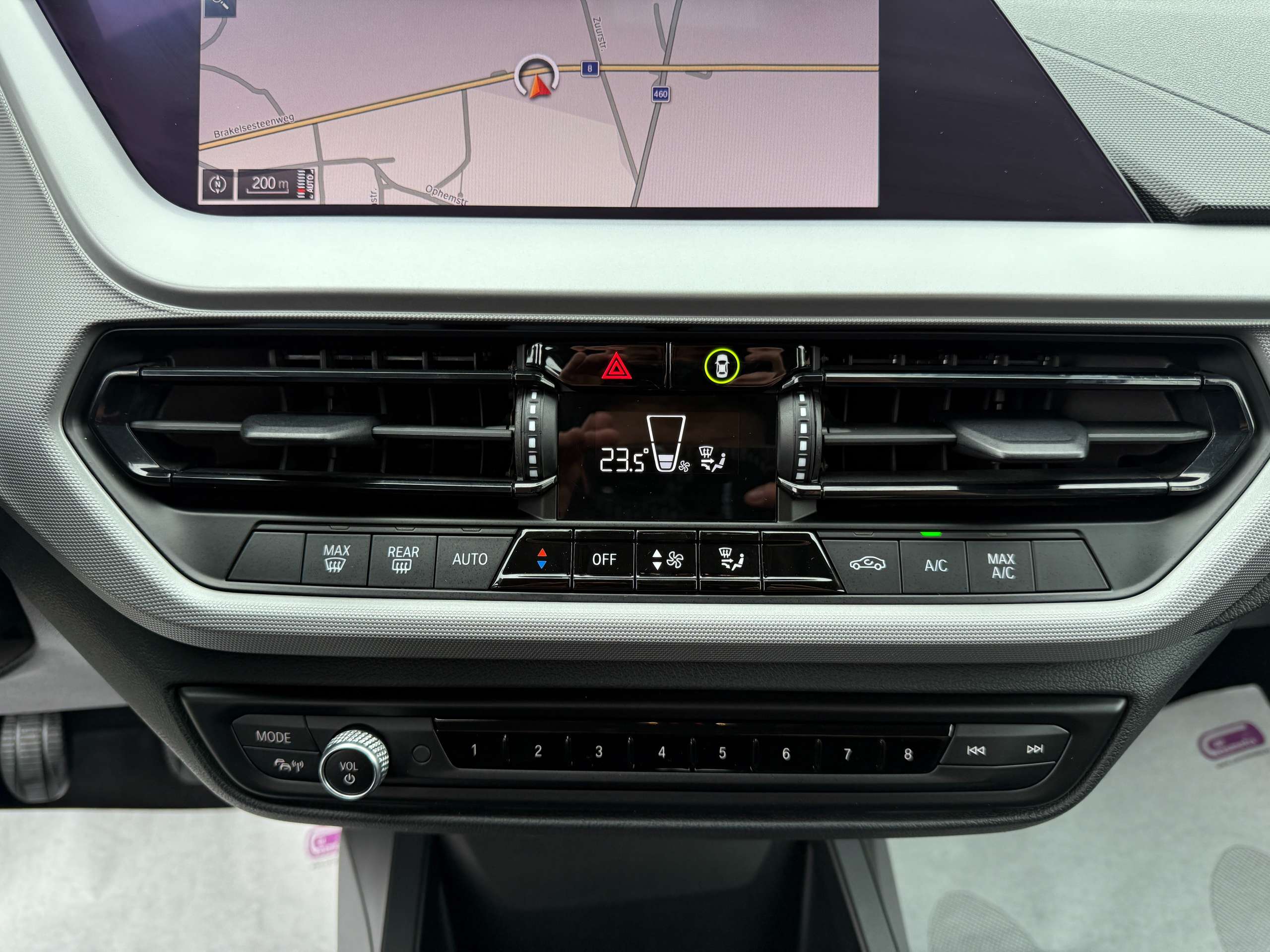 86a1af9f-8dc5-41dc-be27-de3c405a645720-bmw-118-i-136pk-navigatie-carplay-full-led-bluetooth-pdc-alu.jpg
