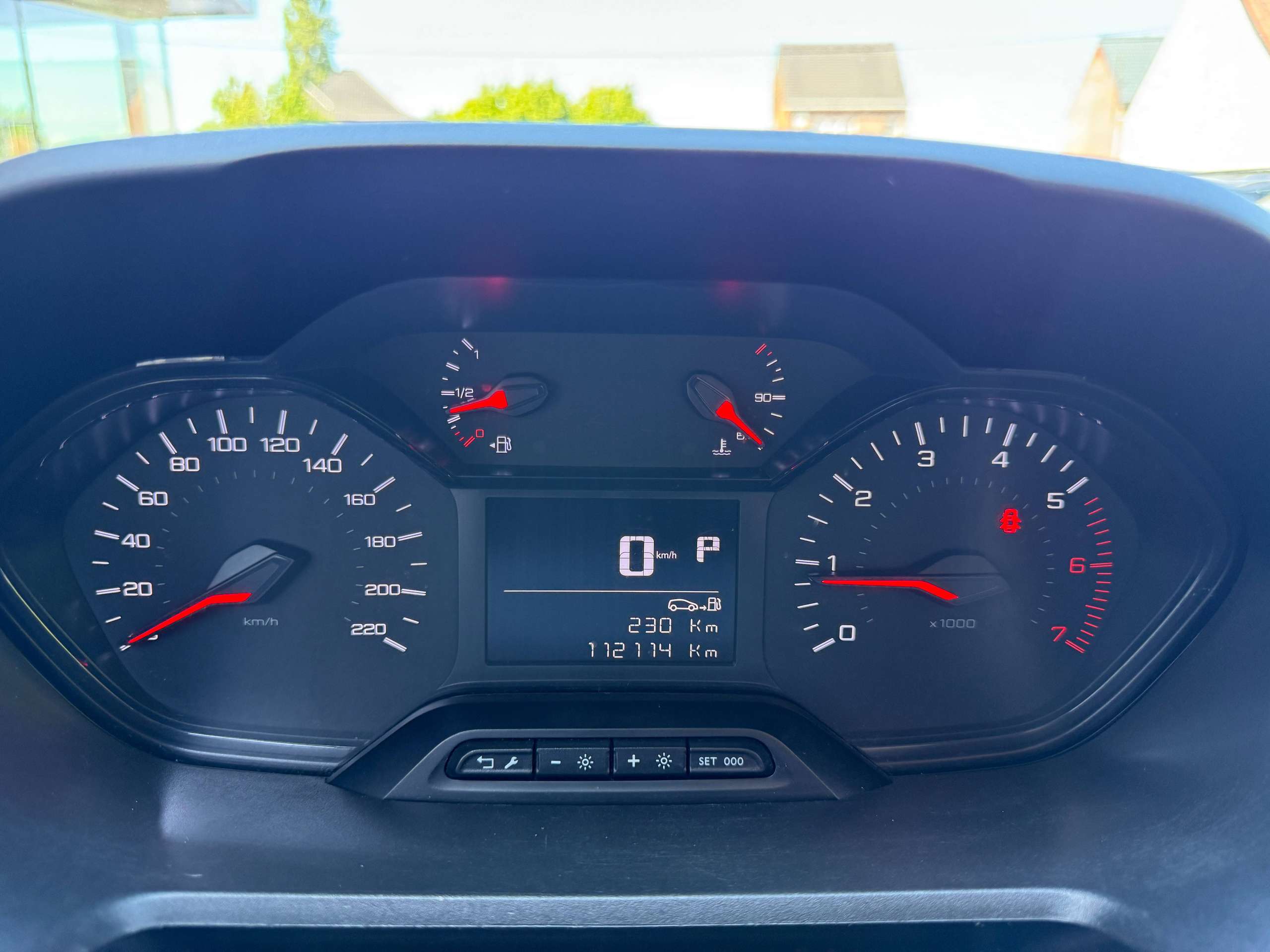 95028cae-d287-4735-84cd-8e4506be1ca915-peugeot-partner-1-5-bluehdi-130pk-automaat-3-zit-bluetooth-pdc-airco-carpass.jpg