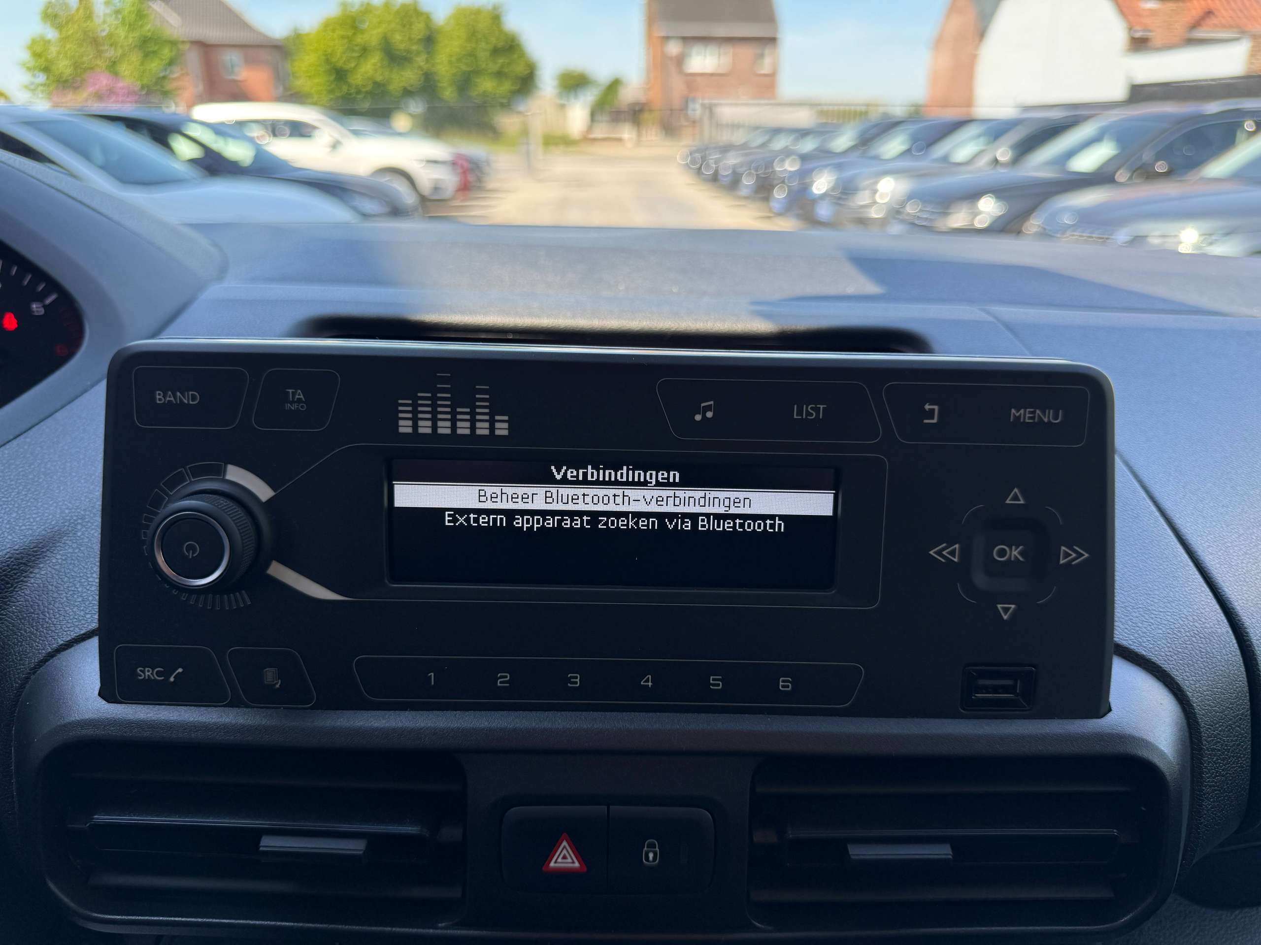 95028cae-d287-4735-84cd-8e4506be1ca918-peugeot-partner-1-5-bluehdi-130pk-automaat-3-zit-bluetooth-pdc-airco-carpass.jpg