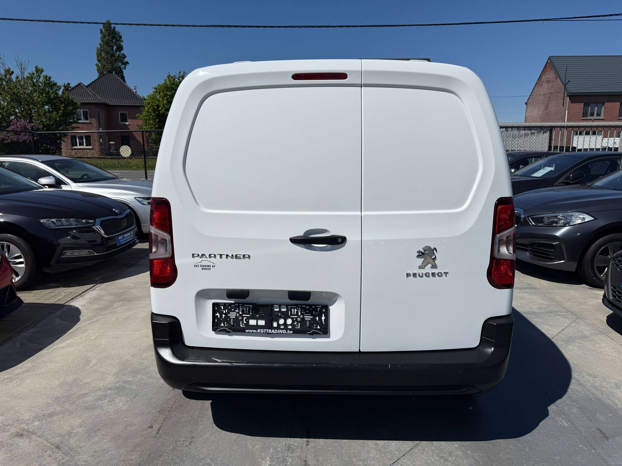 95028cae-d287-4735-84cd-8e4506be1ca96-peugeot-partner-1-5-bluehdi-130pk-automaat-3-zit-bluetooth-pdc-airco-carpass.jpg