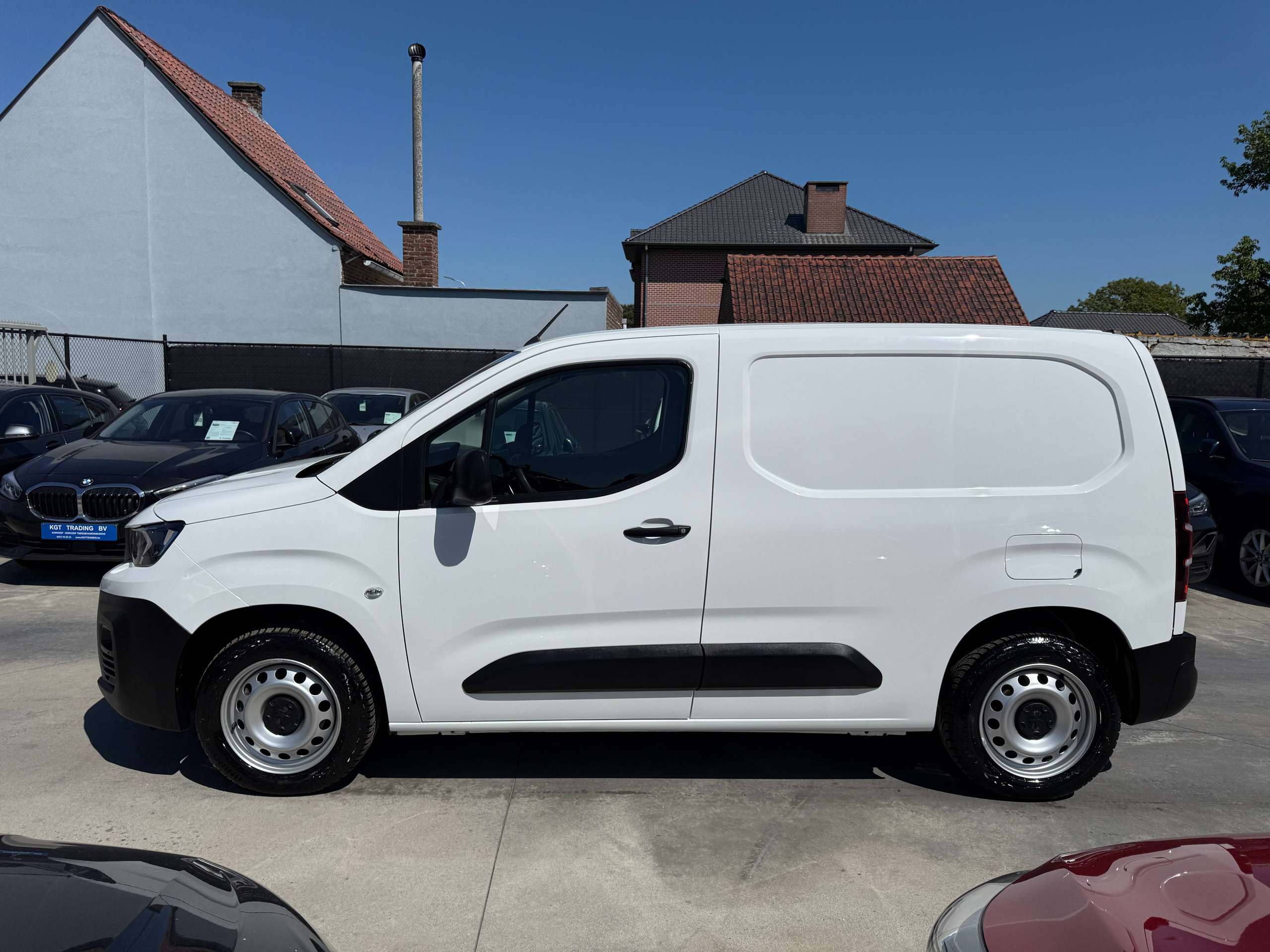 95028cae-d287-4735-84cd-8e4506be1ca98-peugeot-partner-1-5-bluehdi-130pk-automaat-3-zit-bluetooth-pdc-airco-carpass.jpg
