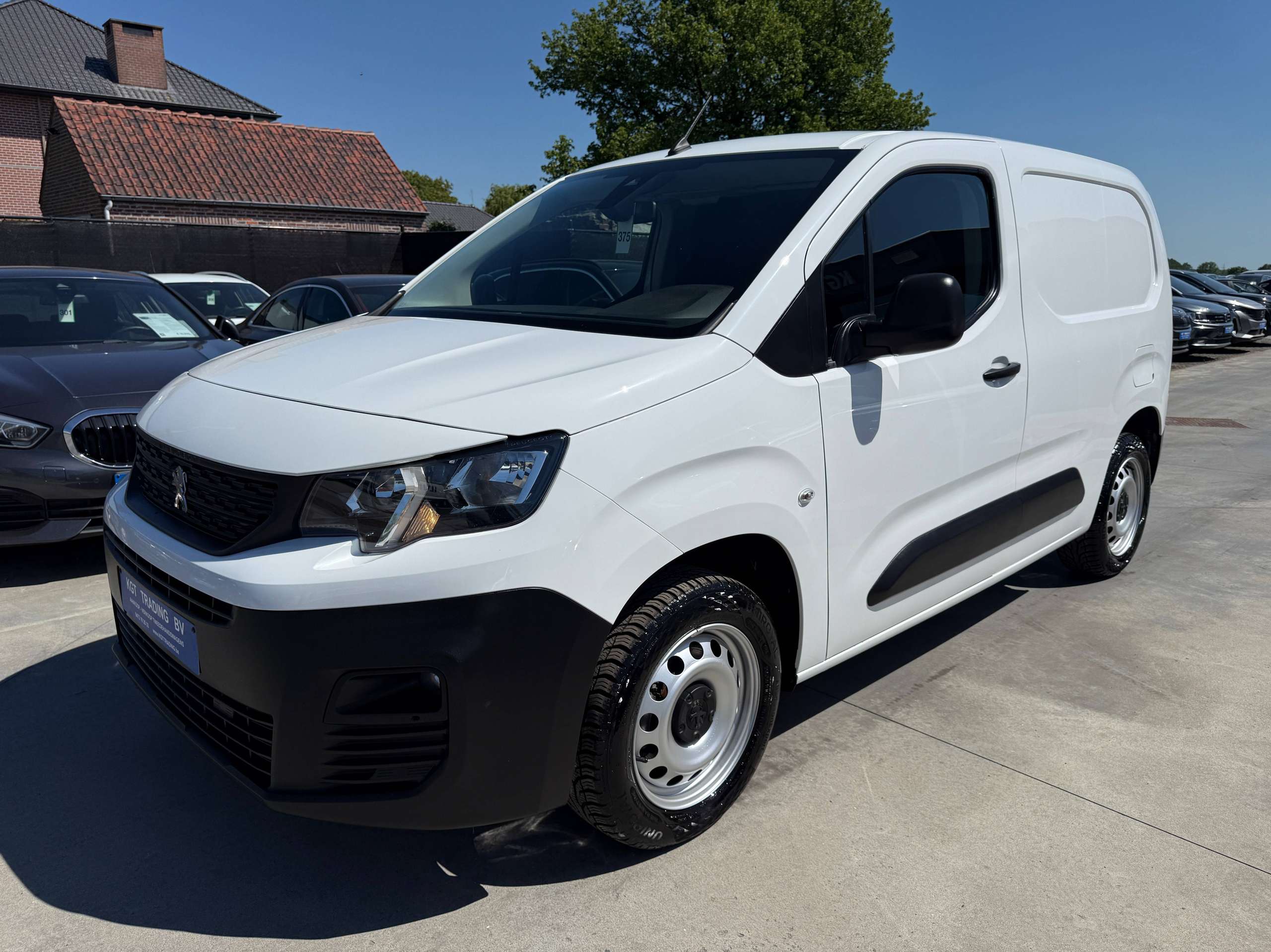 95028cae-d287-4735-84cd-8e4506be1ca99-peugeot-partner-1-5-bluehdi-130pk-automaat-3-zit-bluetooth-pdc-airco-carpass.jpg