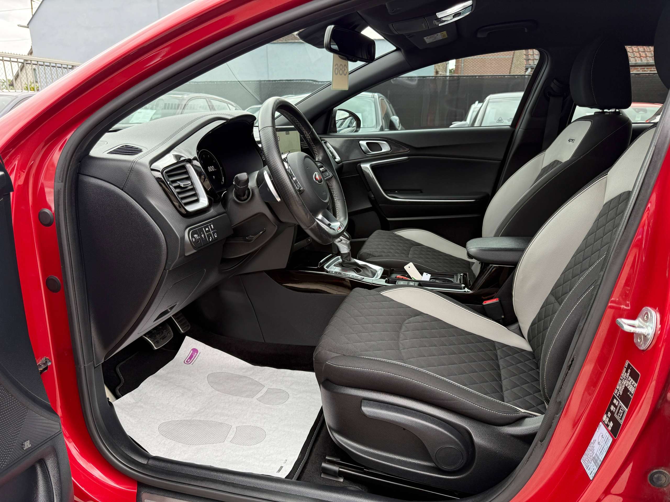 9ea732dd-32a9-451a-b068-a28474bbbe5212-kia-proceed-pro_ceed-1-6-crdi-gt-line-automaat-navigatie-leder-xenon-camera-carplay.jpg