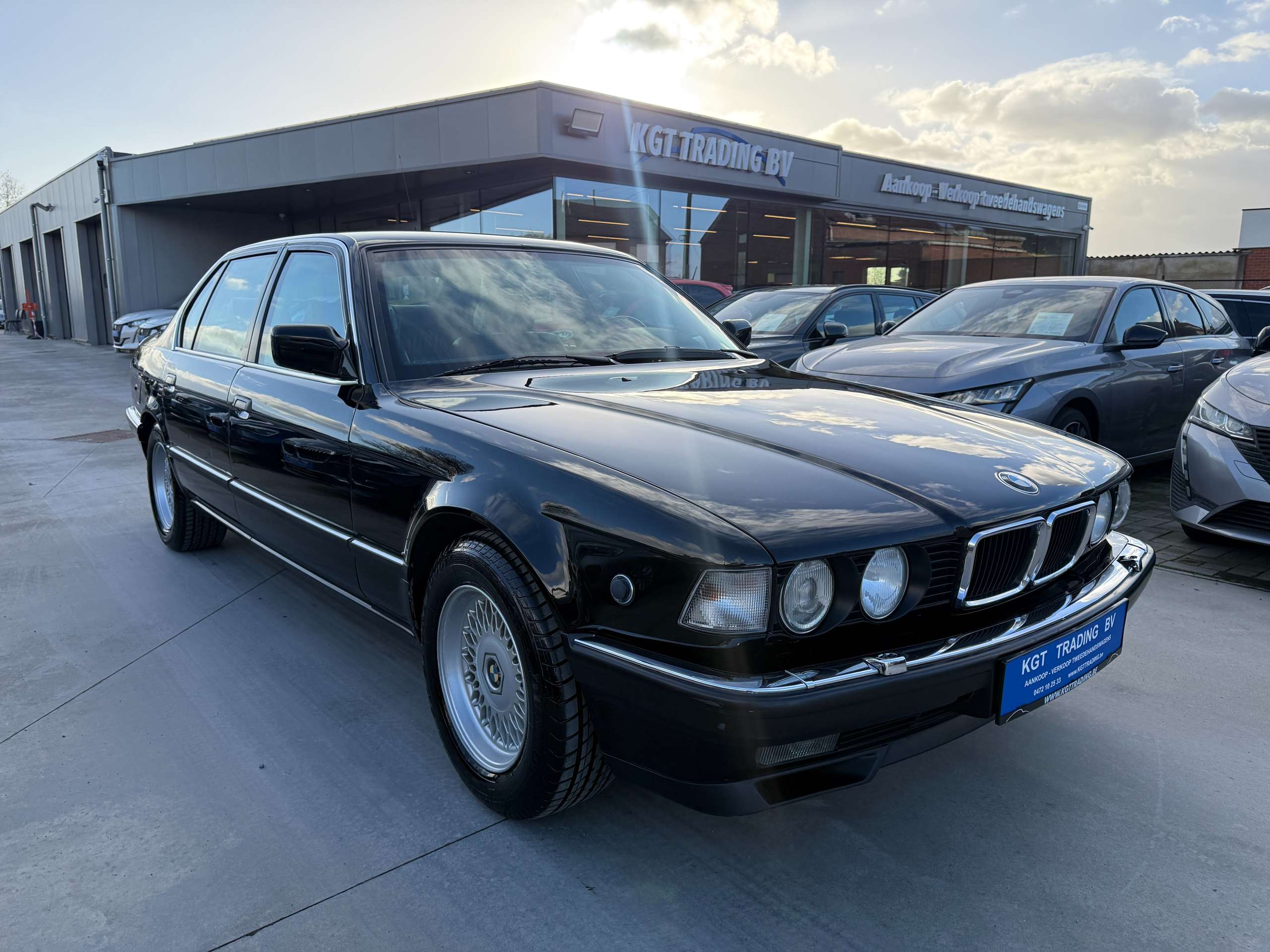 adbb8c4d-3f74-4996-8186-5c5e95e6450c3-bmw-750-il-oldtimer-b6-gepantserd-unieke-staatslimousine.jpg