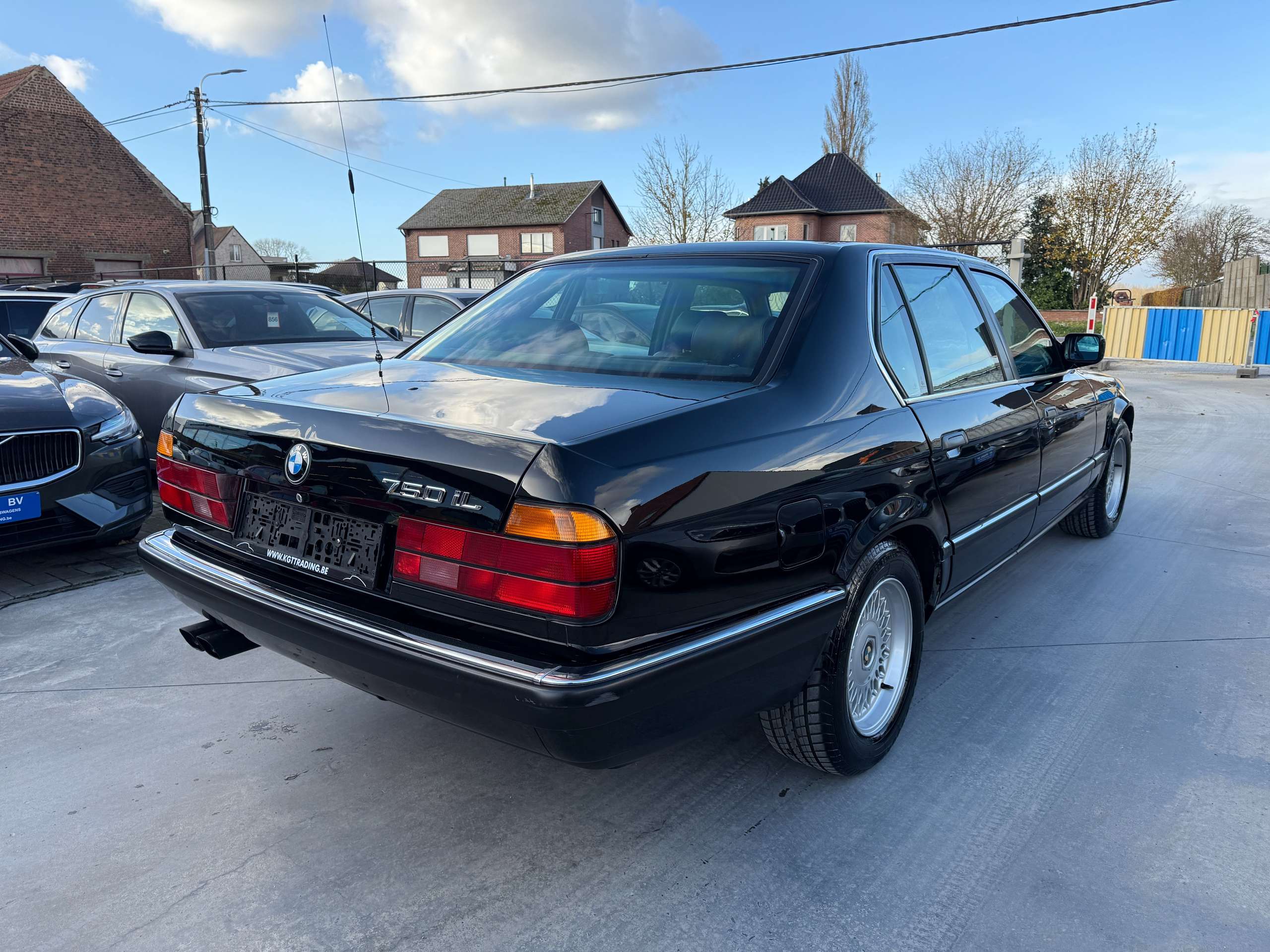 adbb8c4d-3f74-4996-8186-5c5e95e6450c5-bmw-750-il-oldtimer-b6-gepantserd-unieke-staatslimousine.jpg