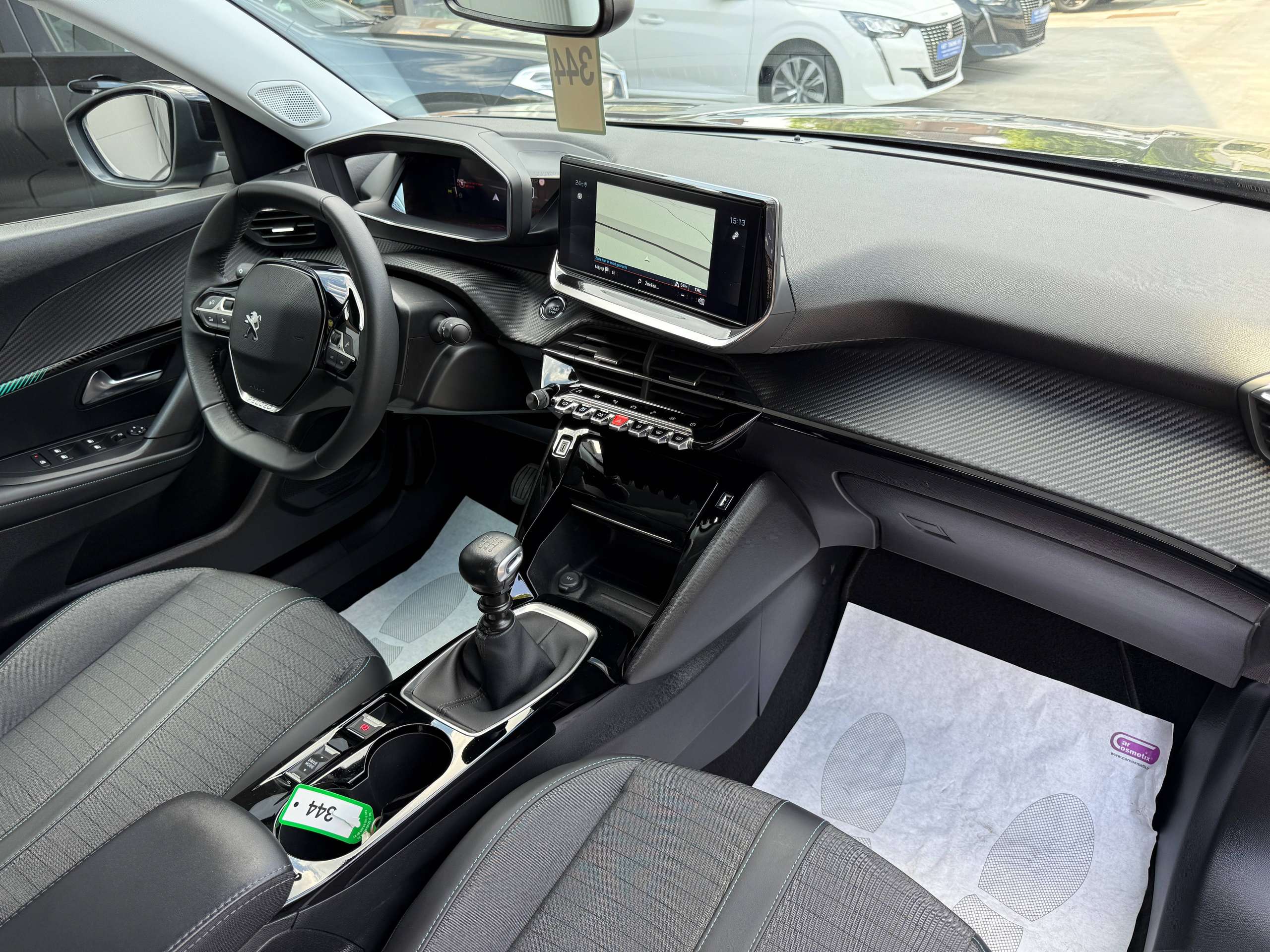 daf3a78d-541e-4ada-9df2-6c32a7a4316425-peugeot-2008-1-2i-130pk-allure-navigatie-camera-leder-carplay-full-led-lane-assist.jpg