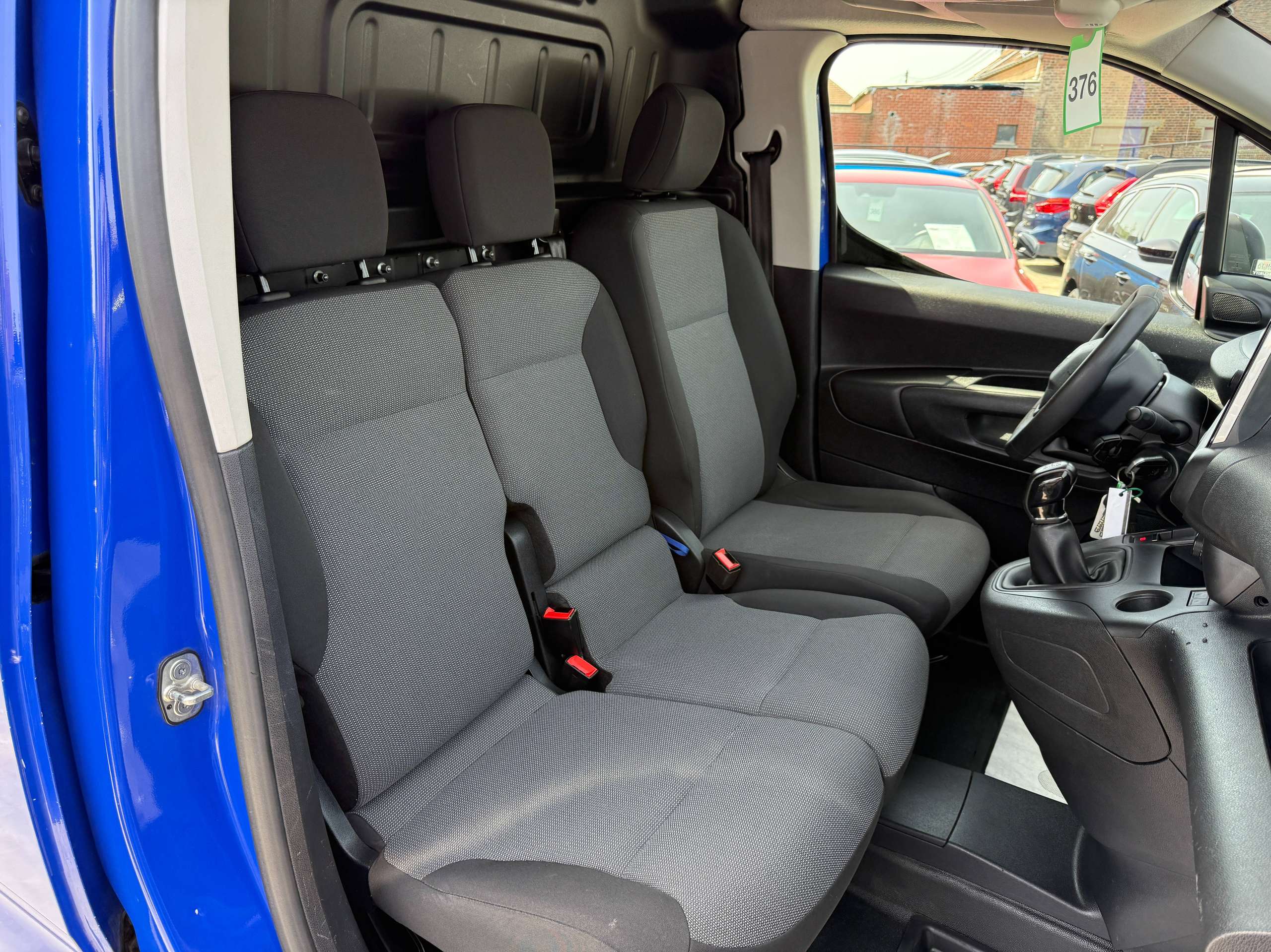 e73924c2-ae52-4484-b188-52774d63ec1a29-peugeot-partner-1-5-bluehdi-l2-3zit-navigatie-carplay-pdc-bluetooth-a-c.jpg