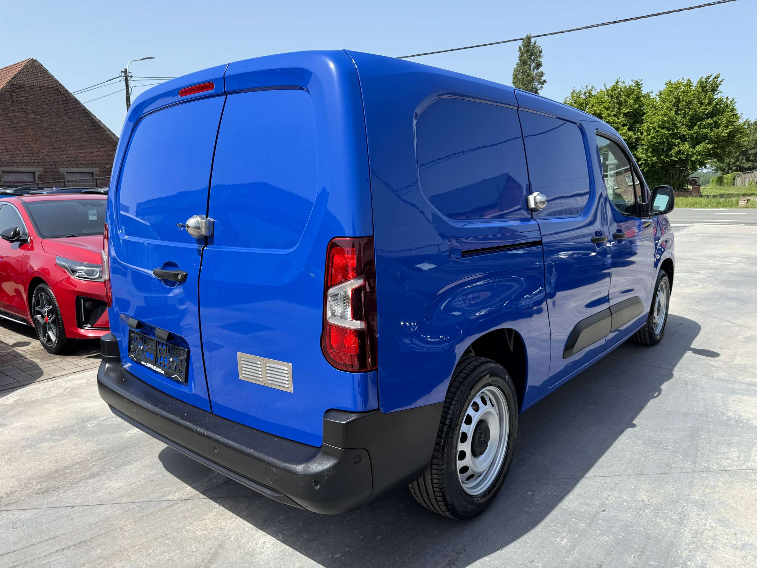 e73924c2-ae52-4484-b188-52774d63ec1a5-peugeot-partner-1-5-bluehdi-l2-3zit-navigatie-carplay-pdc-bluetooth-a-c.jpg