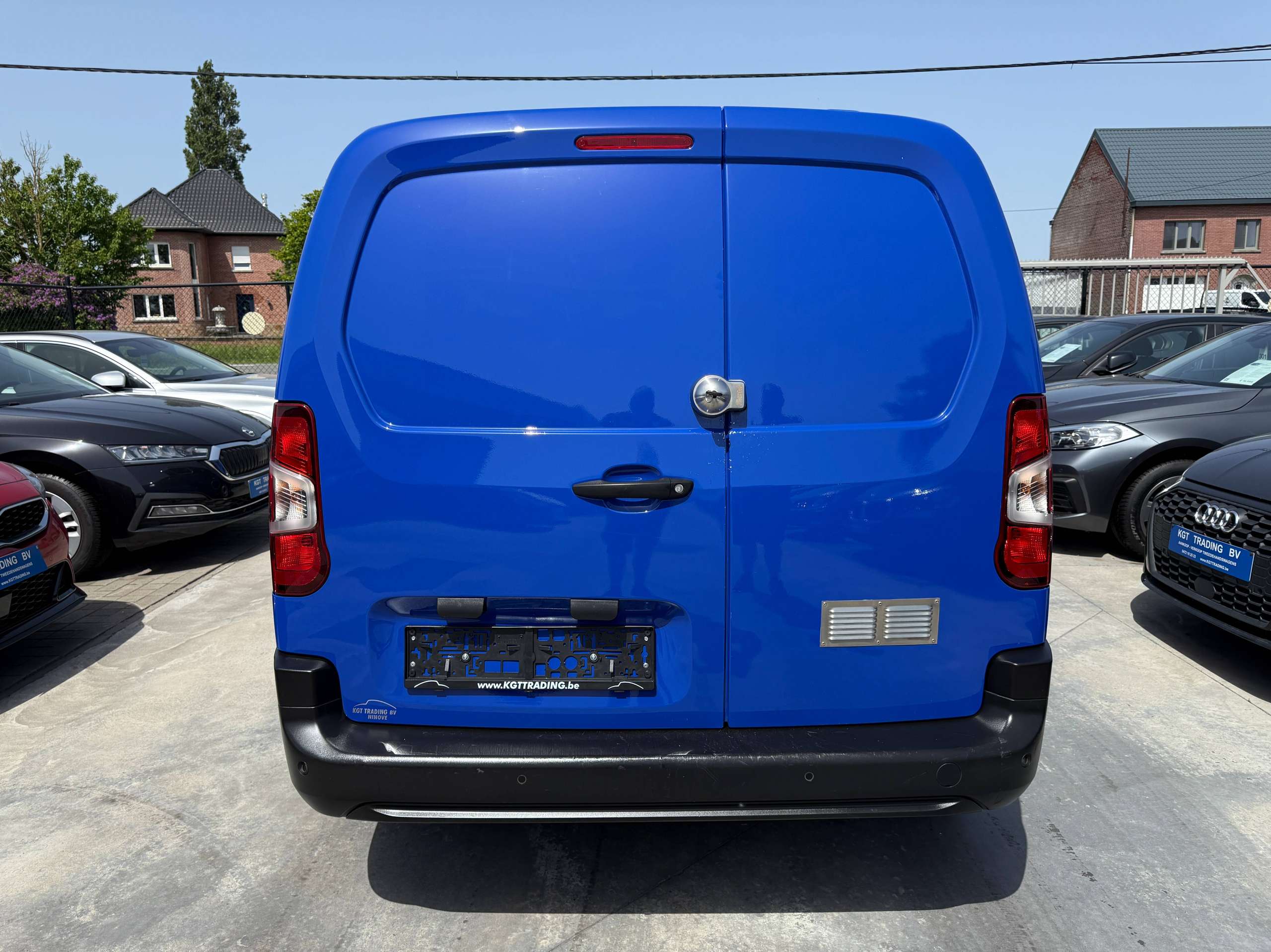 e73924c2-ae52-4484-b188-52774d63ec1a6-peugeot-partner-1-5-bluehdi-l2-3zit-navigatie-carplay-pdc-bluetooth-a-c.jpg