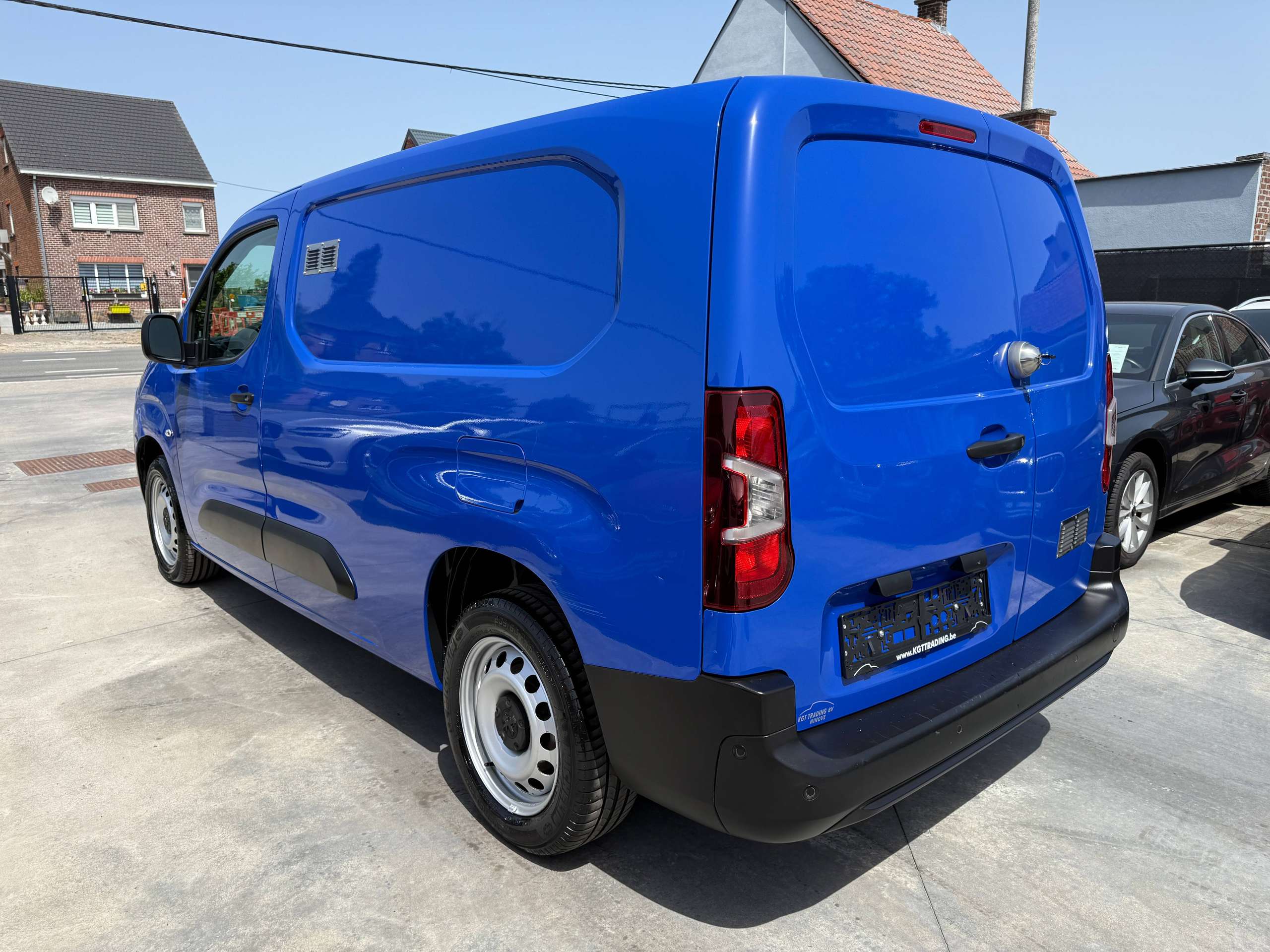 e73924c2-ae52-4484-b188-52774d63ec1a7-peugeot-partner-1-5-bluehdi-l2-3zit-navigatie-carplay-pdc-bluetooth-a-c.jpg
