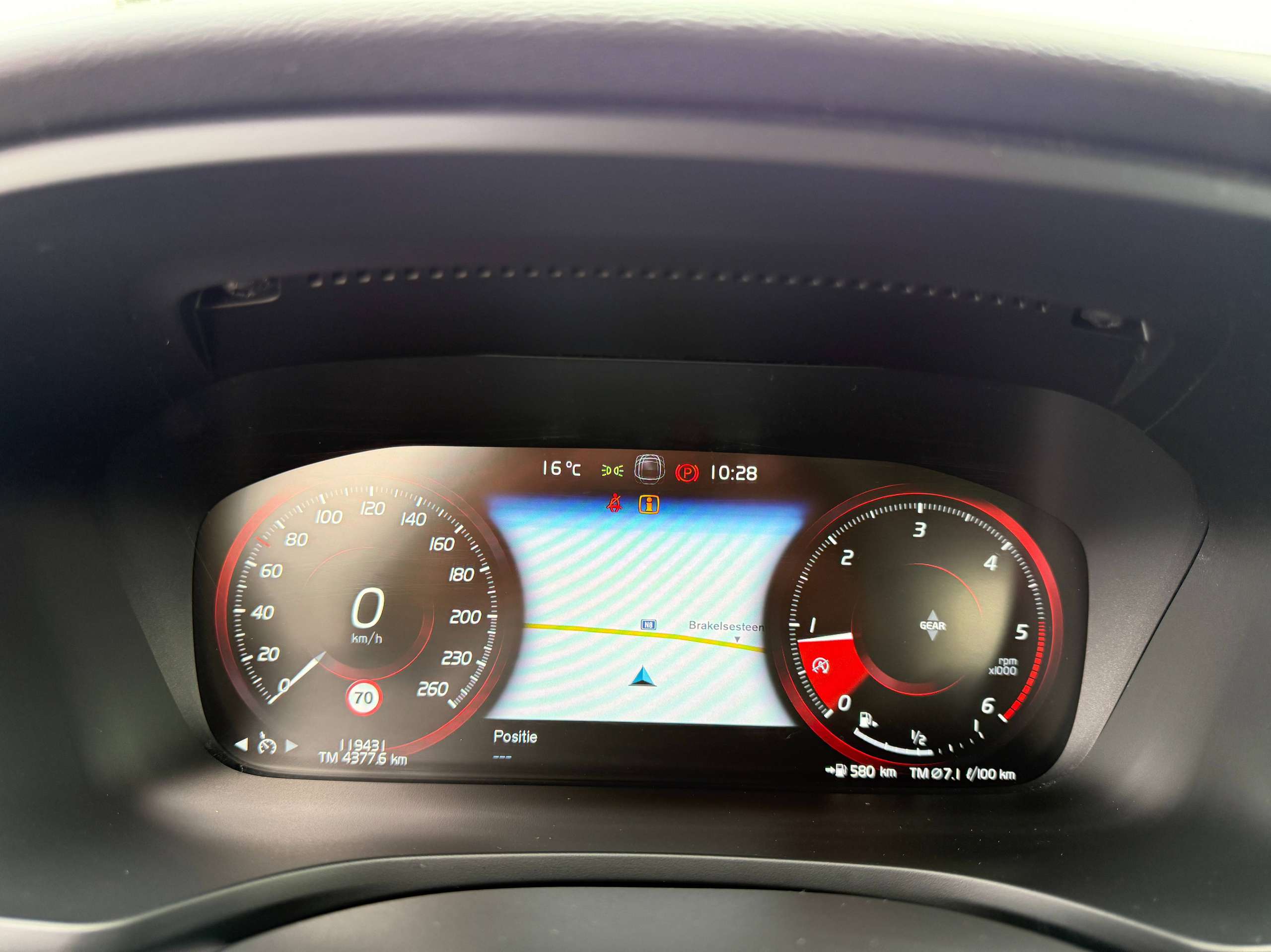 f32dae7c-1a87-4ef5-ae95-5df792e9a9b916-volvo-v60-2-0d3-150pk-navigatie-full-led-leder-carplay-pdc-bluetooth.jpg