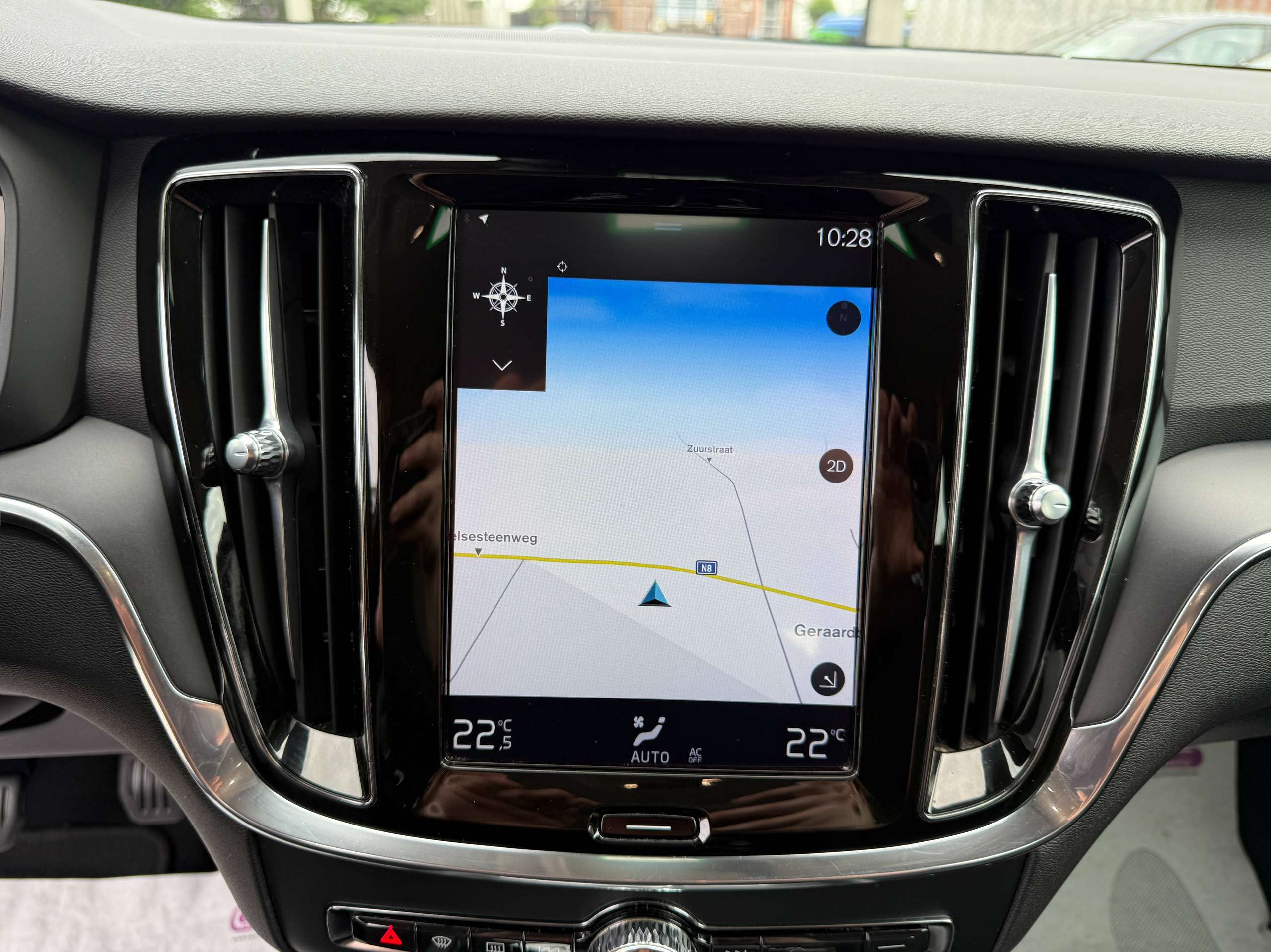 f32dae7c-1a87-4ef5-ae95-5df792e9a9b917-volvo-v60-2-0d3-150pk-navigatie-full-led-leder-carplay-pdc-bluetooth.jpg