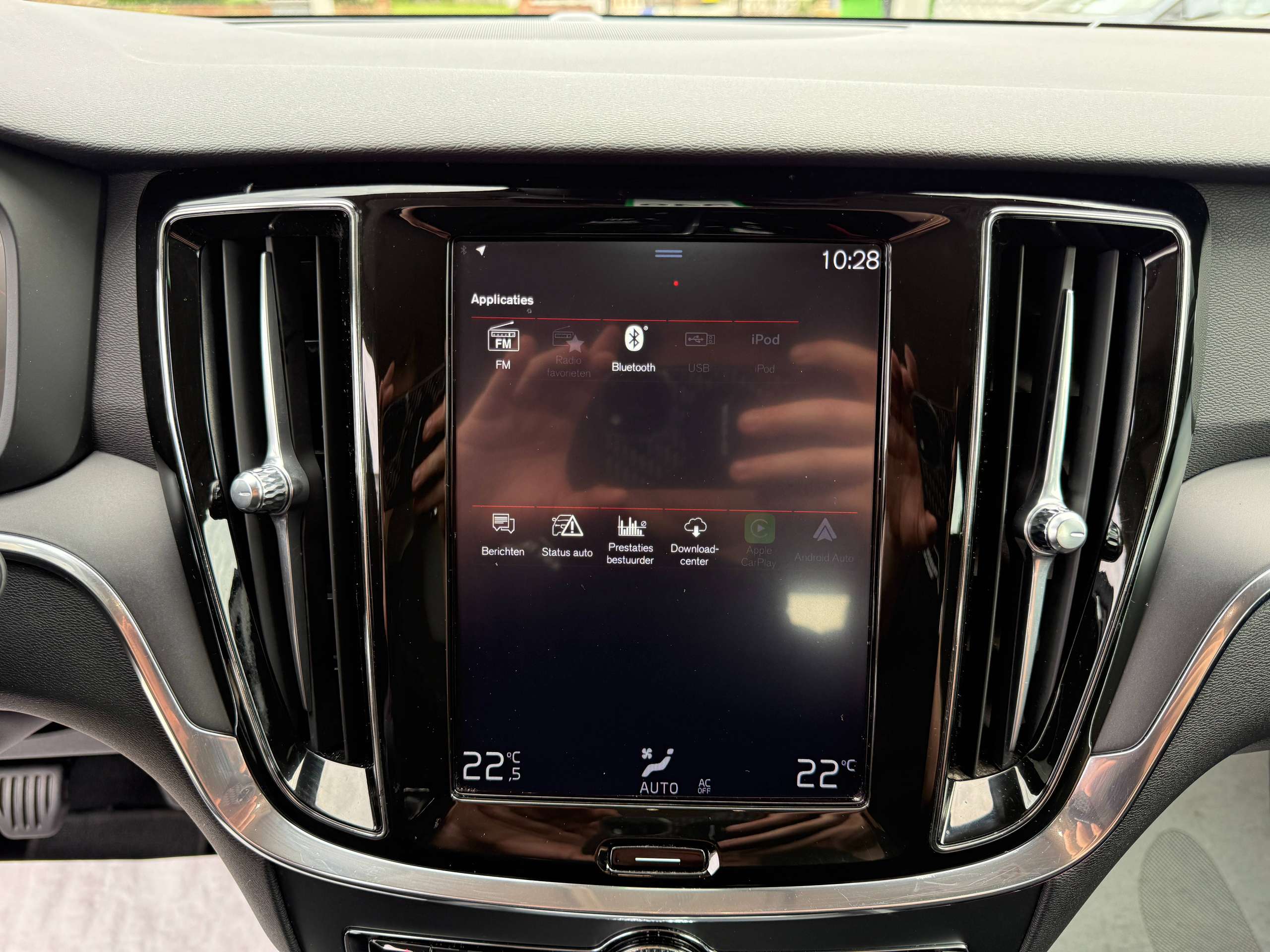 f32dae7c-1a87-4ef5-ae95-5df792e9a9b919-volvo-v60-2-0d3-150pk-navigatie-full-led-leder-carplay-pdc-bluetooth.jpg