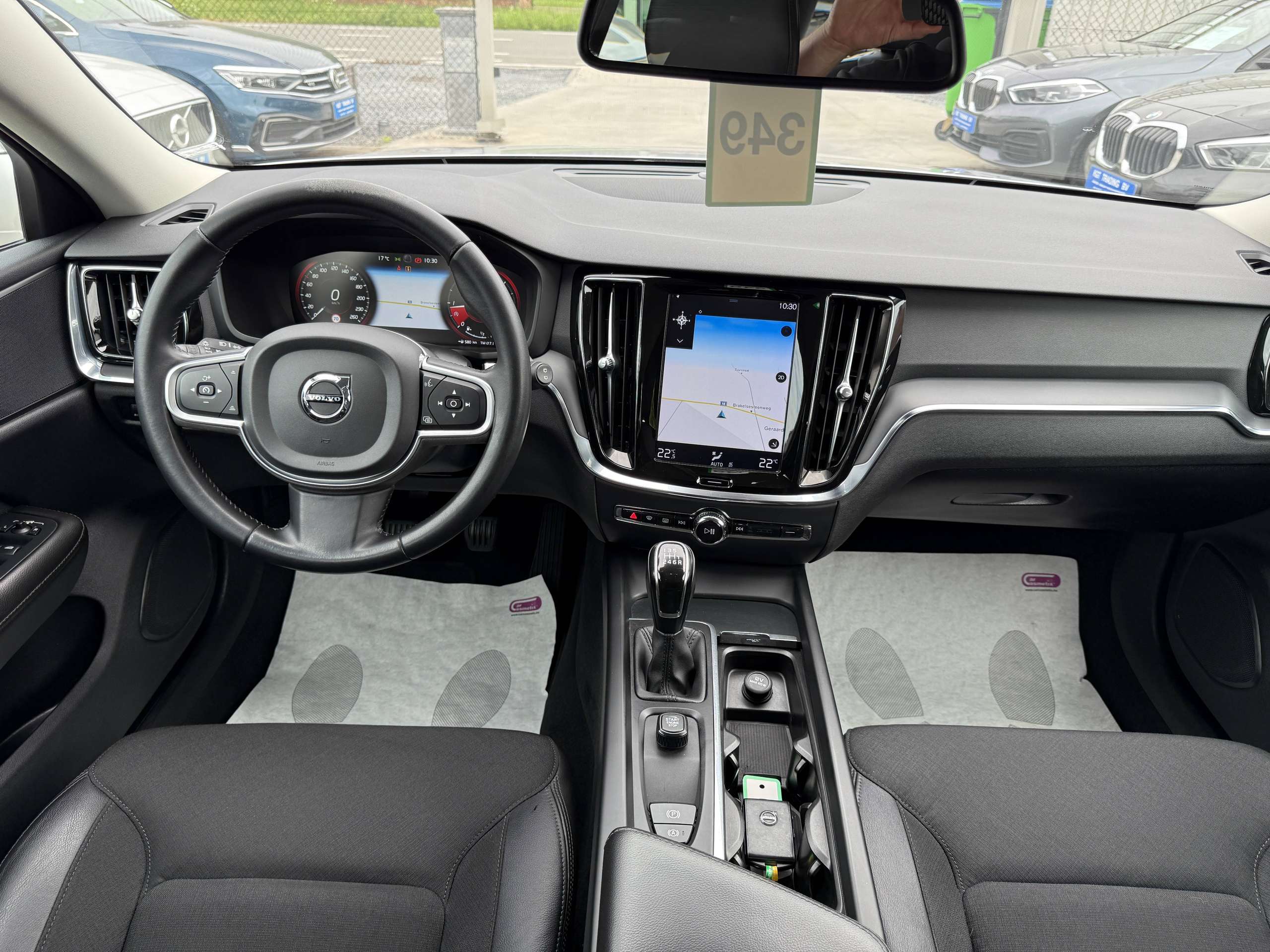 f32dae7c-1a87-4ef5-ae95-5df792e9a9b926-volvo-v60-2-0d3-150pk-navigatie-full-led-leder-carplay-pdc-bluetooth.jpg