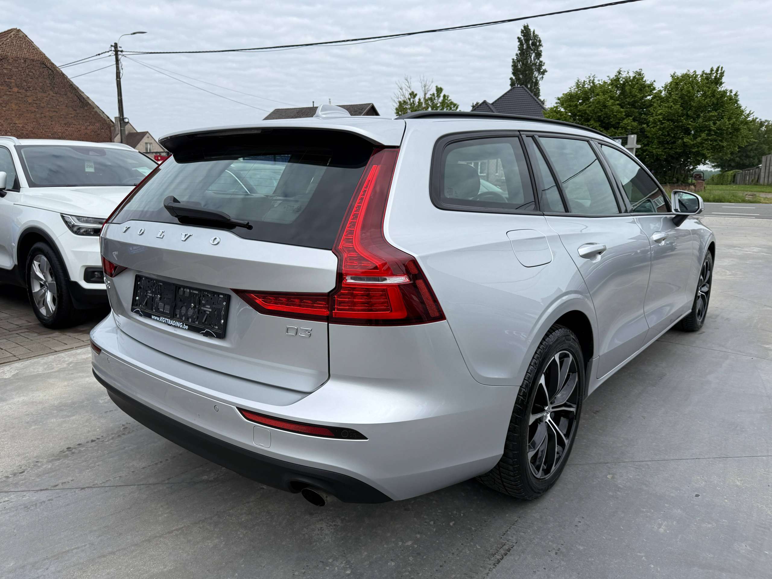 f32dae7c-1a87-4ef5-ae95-5df792e9a9b95-volvo-v60-2-0d3-150pk-navigatie-full-led-leder-carplay-pdc-bluetooth.jpg