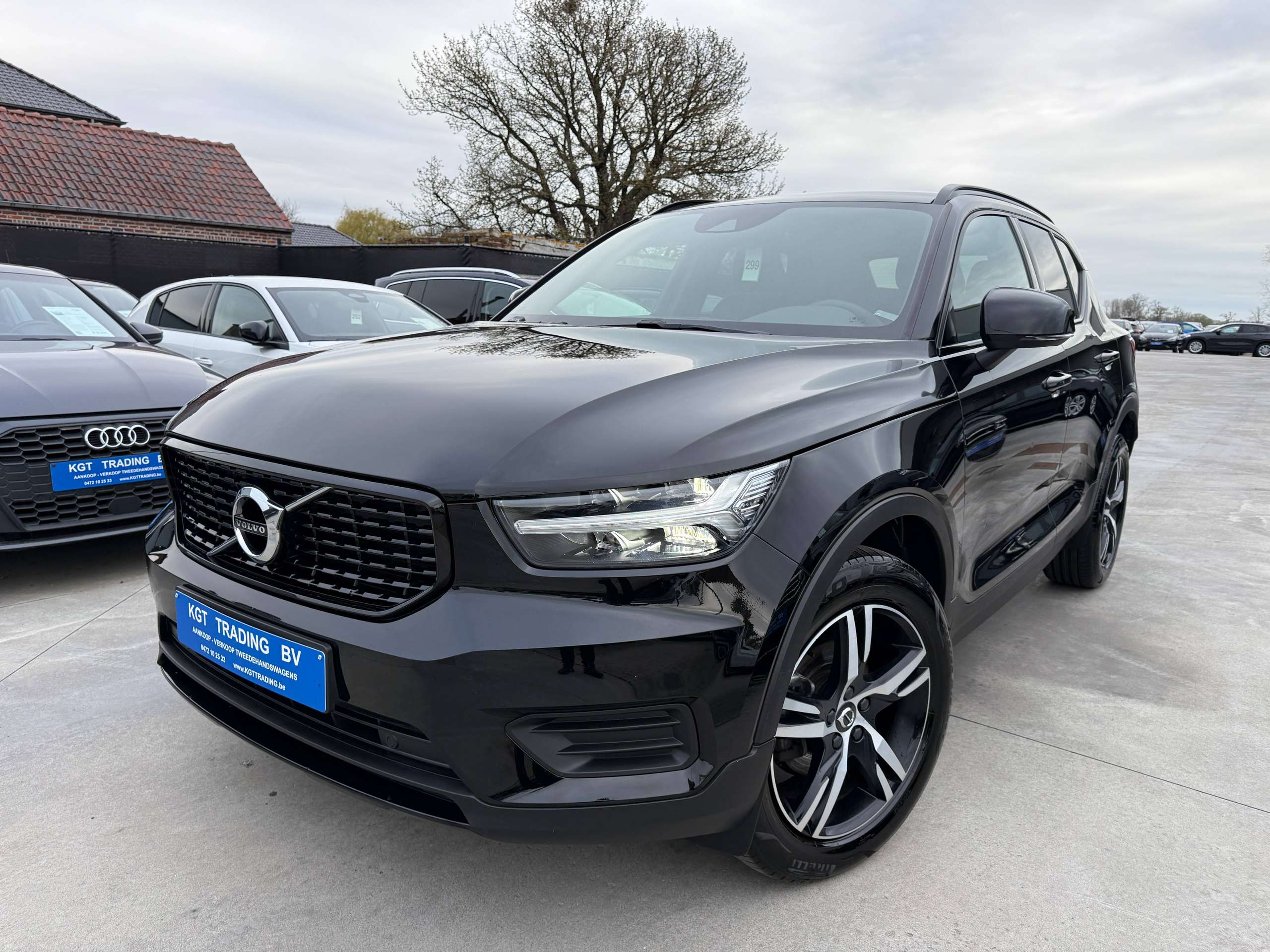 02970feb-fe48-4337-aded-fe7d51148efc1-volvo-xc40-1-5-t2-r-design-navigatie-leder-full-led-carplay.jpg