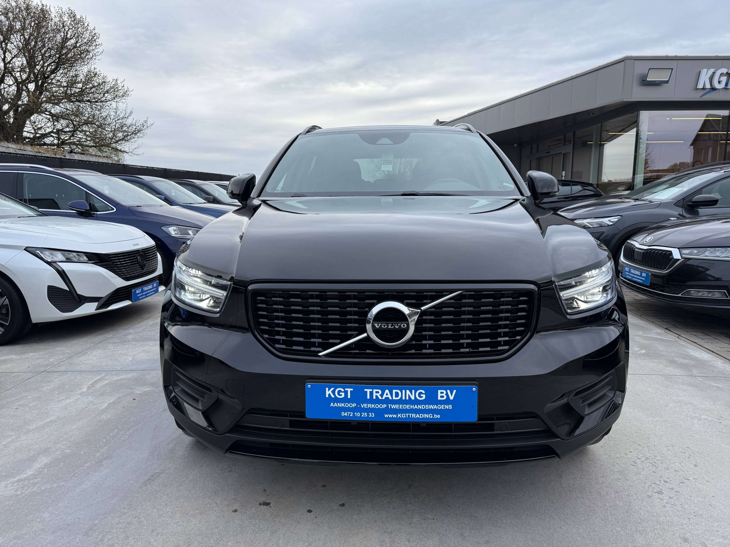 02970feb-fe48-4337-aded-fe7d51148efc2-volvo-xc40-1-5-t2-r-design-navigatie-leder-full-led-carplay.jpg
