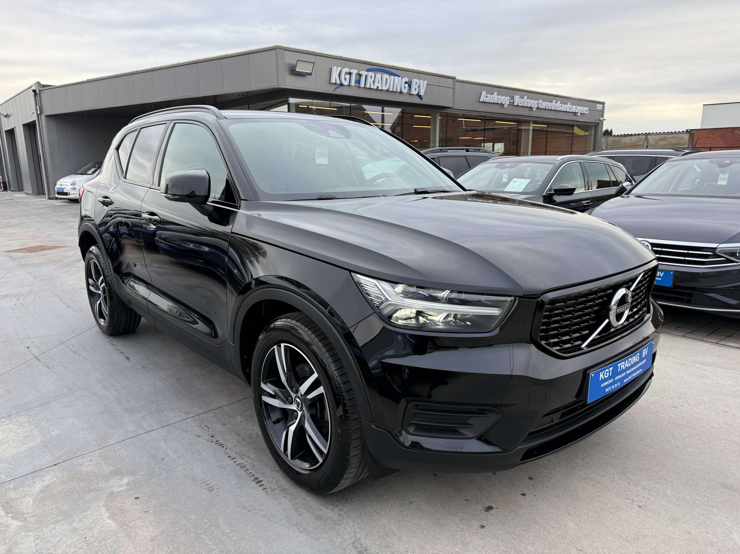 02970feb-fe48-4337-aded-fe7d51148efc3-volvo-xc40-1-5-t2-r-design-navigatie-leder-full-led-carplay.jpg