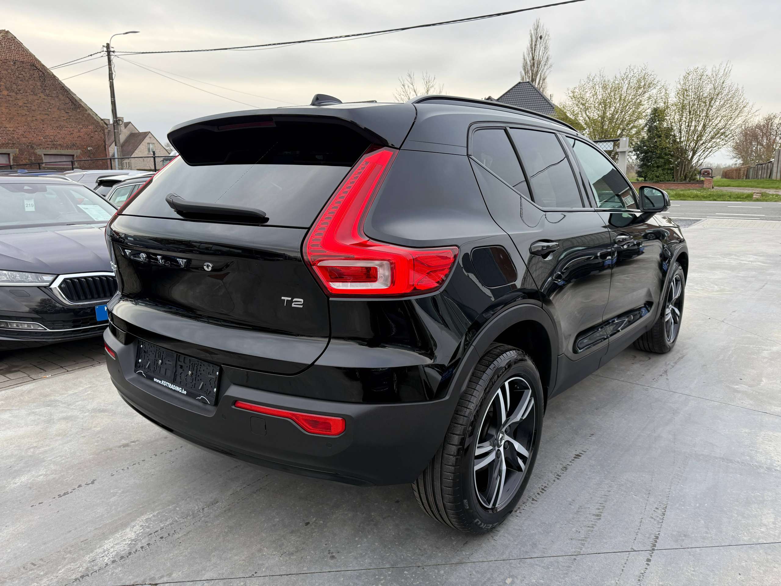 02970feb-fe48-4337-aded-fe7d51148efc5-volvo-xc40-1-5-t2-r-design-navigatie-leder-full-led-carplay.jpg