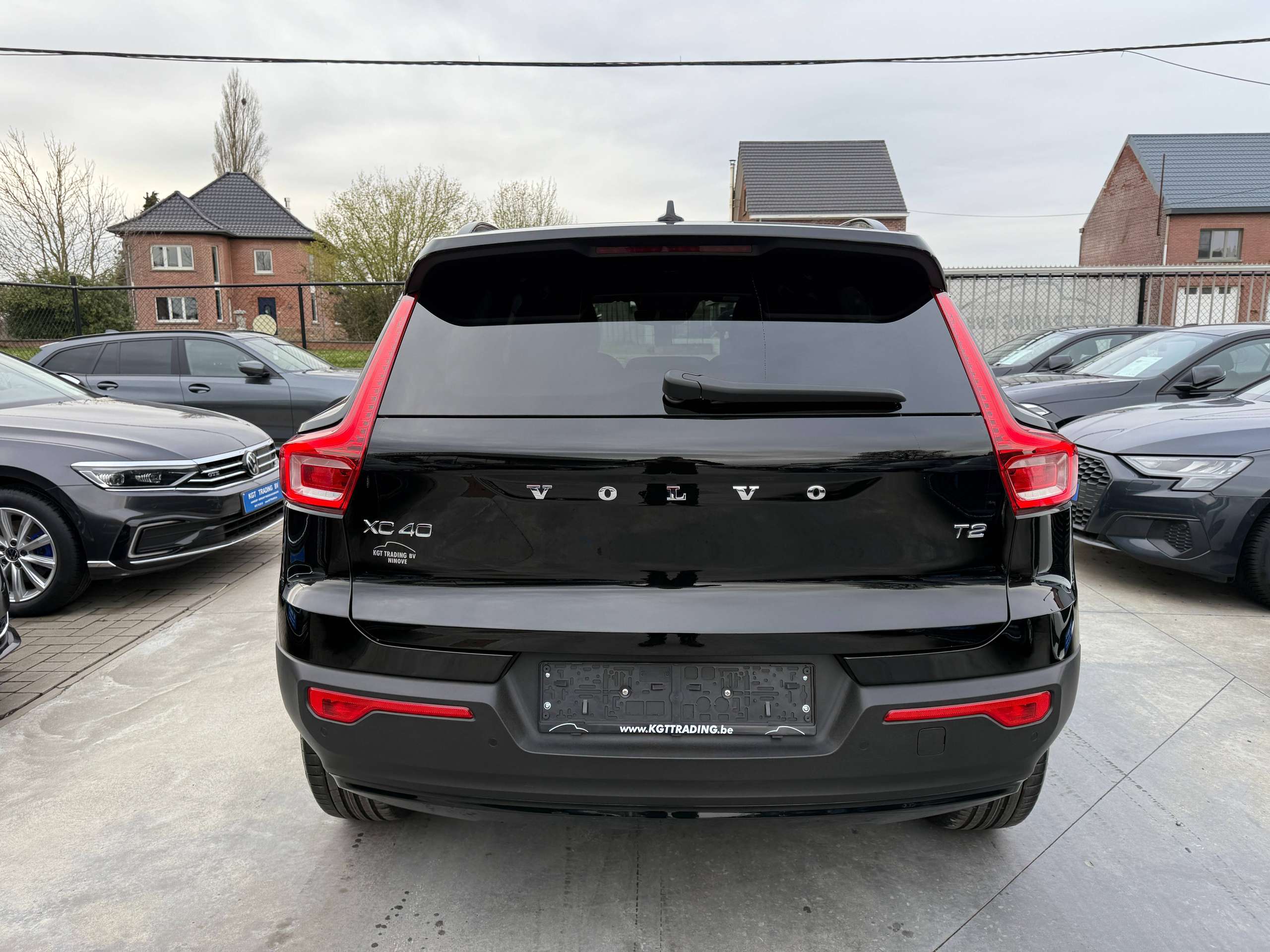 02970feb-fe48-4337-aded-fe7d51148efc6-volvo-xc40-1-5-t2-r-design-navigatie-leder-full-led-carplay.jpg