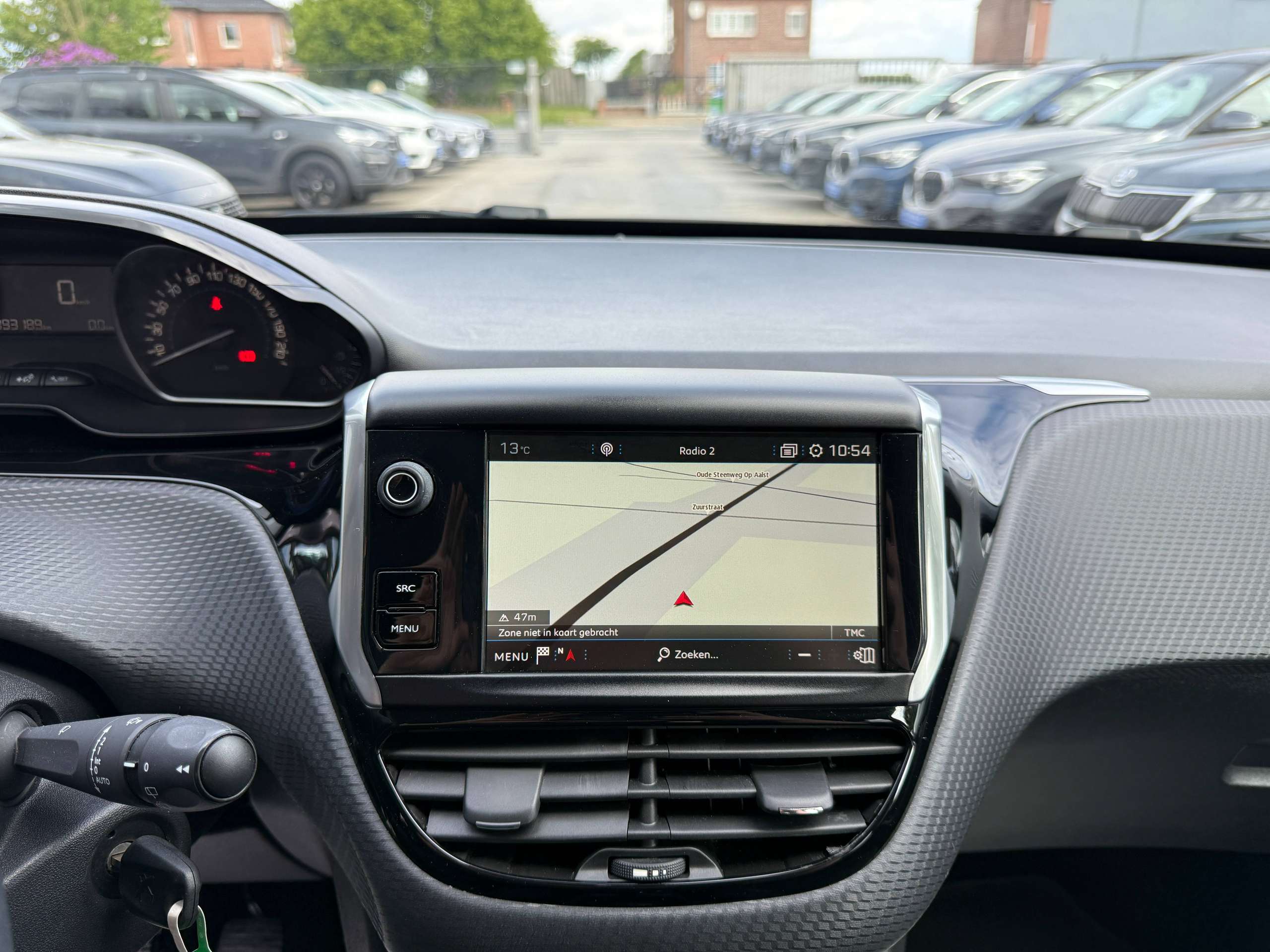 085f1008-38eb-4573-856a-4eb5f581c19117-peugeot-2008-1-2i-navigatie-pdc-digitale-airco-carplay-bluetooth-alu-carpass.jpg