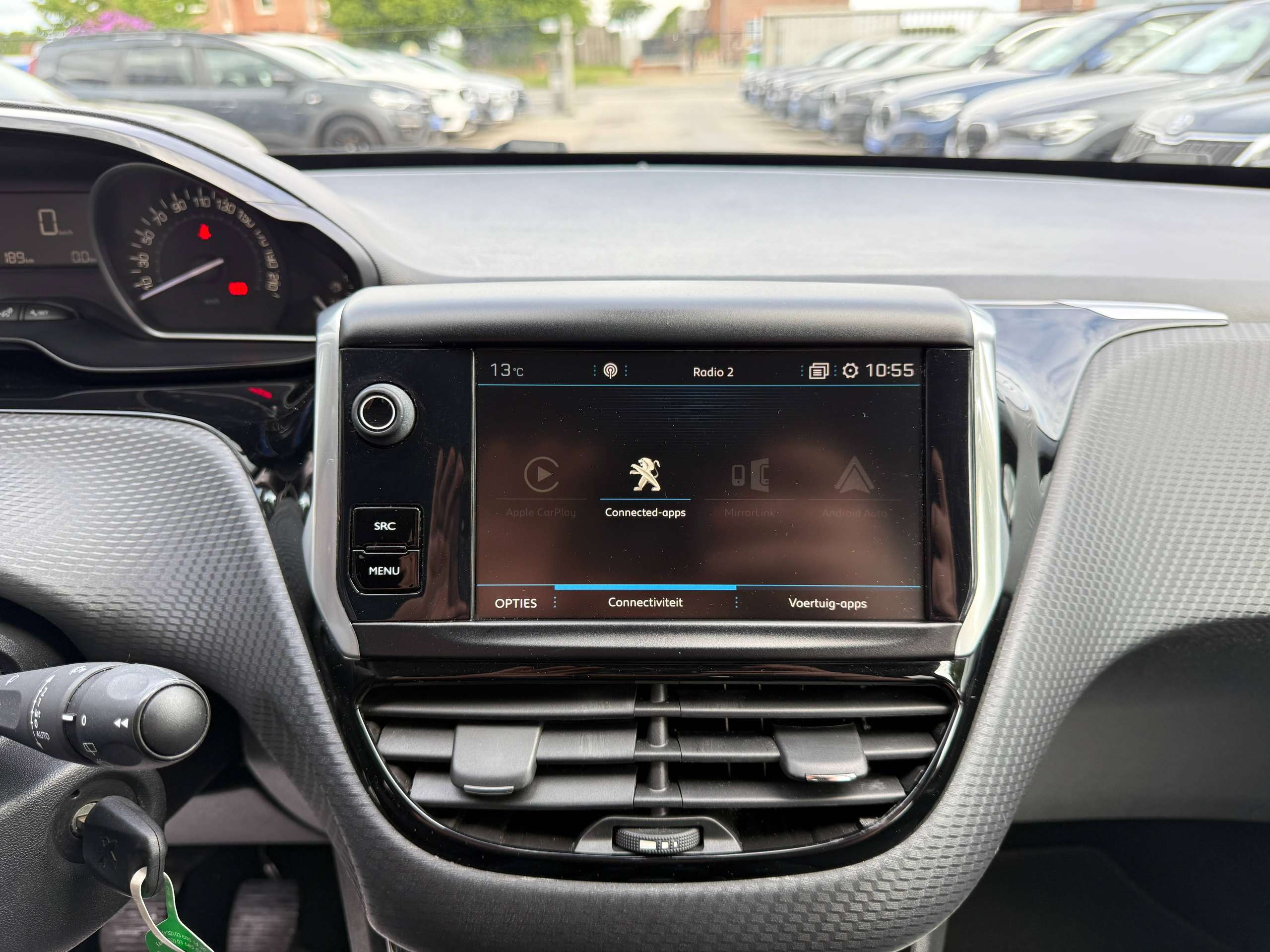085f1008-38eb-4573-856a-4eb5f581c19120-peugeot-2008-1-2i-navigatie-pdc-digitale-airco-carplay-bluetooth-alu-carpass.jpg