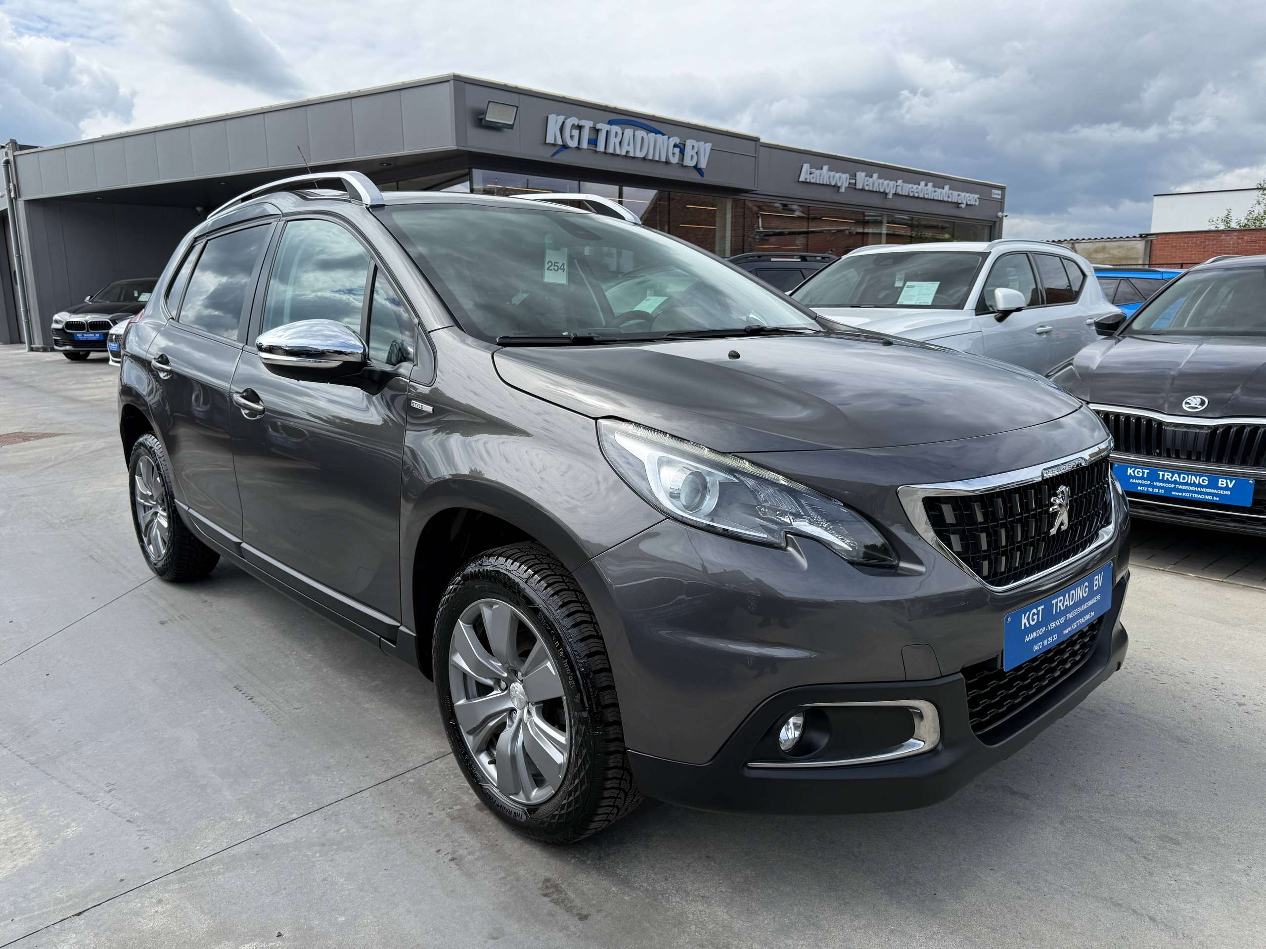 085f1008-38eb-4573-856a-4eb5f581c1913-peugeot-2008-1-2i-navigatie-pdc-digitale-airco-carplay-bluetooth-alu-carpass.jpg