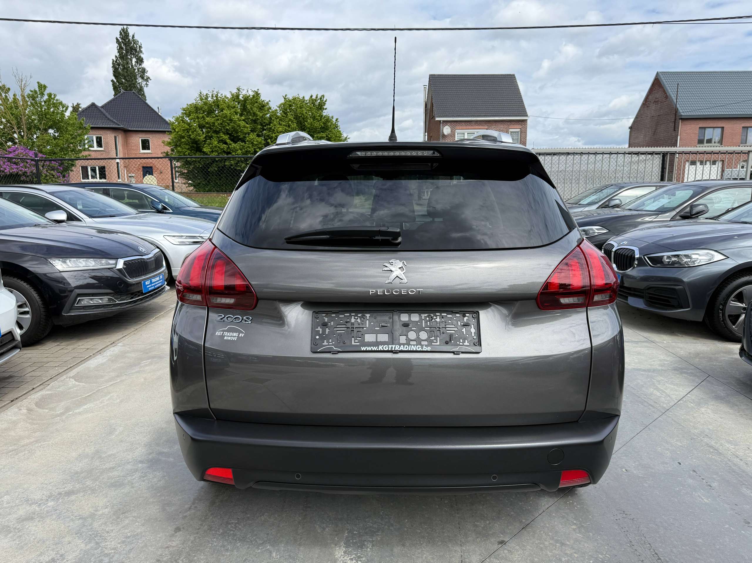 085f1008-38eb-4573-856a-4eb5f581c1916-peugeot-2008-1-2i-navigatie-pdc-digitale-airco-carplay-bluetooth-alu-carpass.jpg