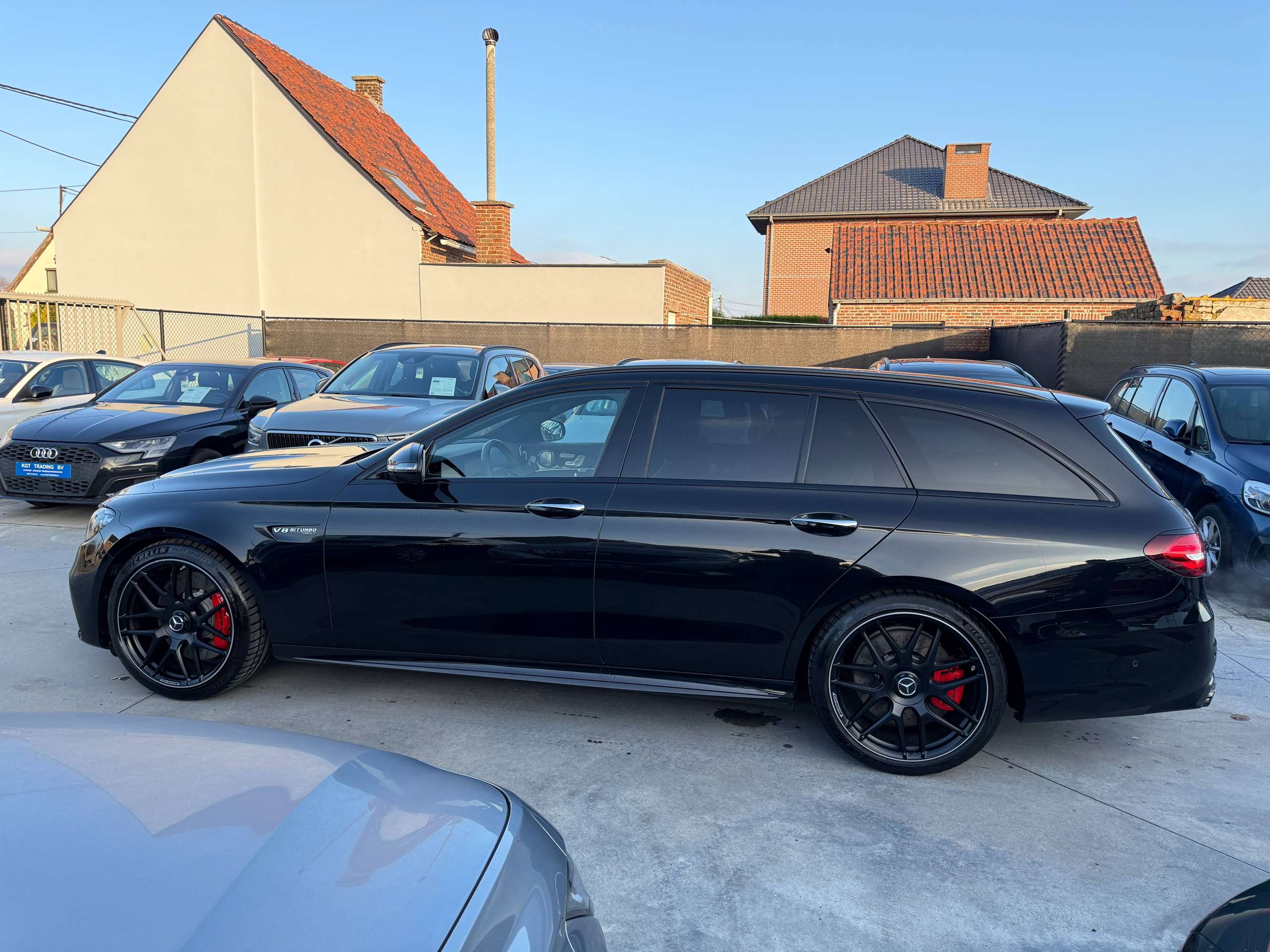 08faa77c-390a-4646-8a18-ad627580f83410-mercedes-benz-e-63-amg-s-4matic-full-carbon-burmester-360-cam-track-pack.jpg