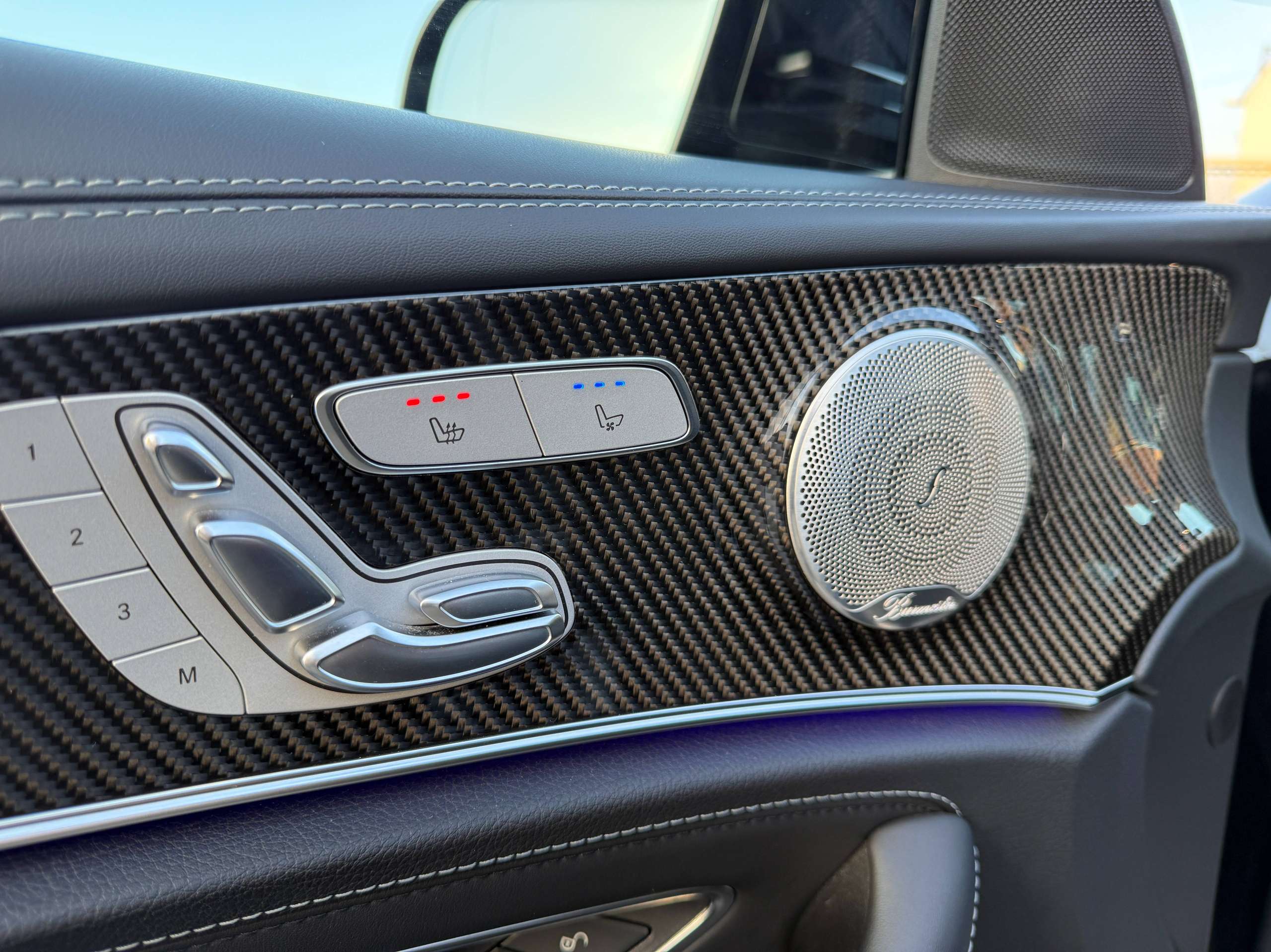 08faa77c-390a-4646-8a18-ad627580f83416-mercedes-benz-e-63-amg-s-4matic-full-carbon-burmester-360-cam-track-pack.jpg
