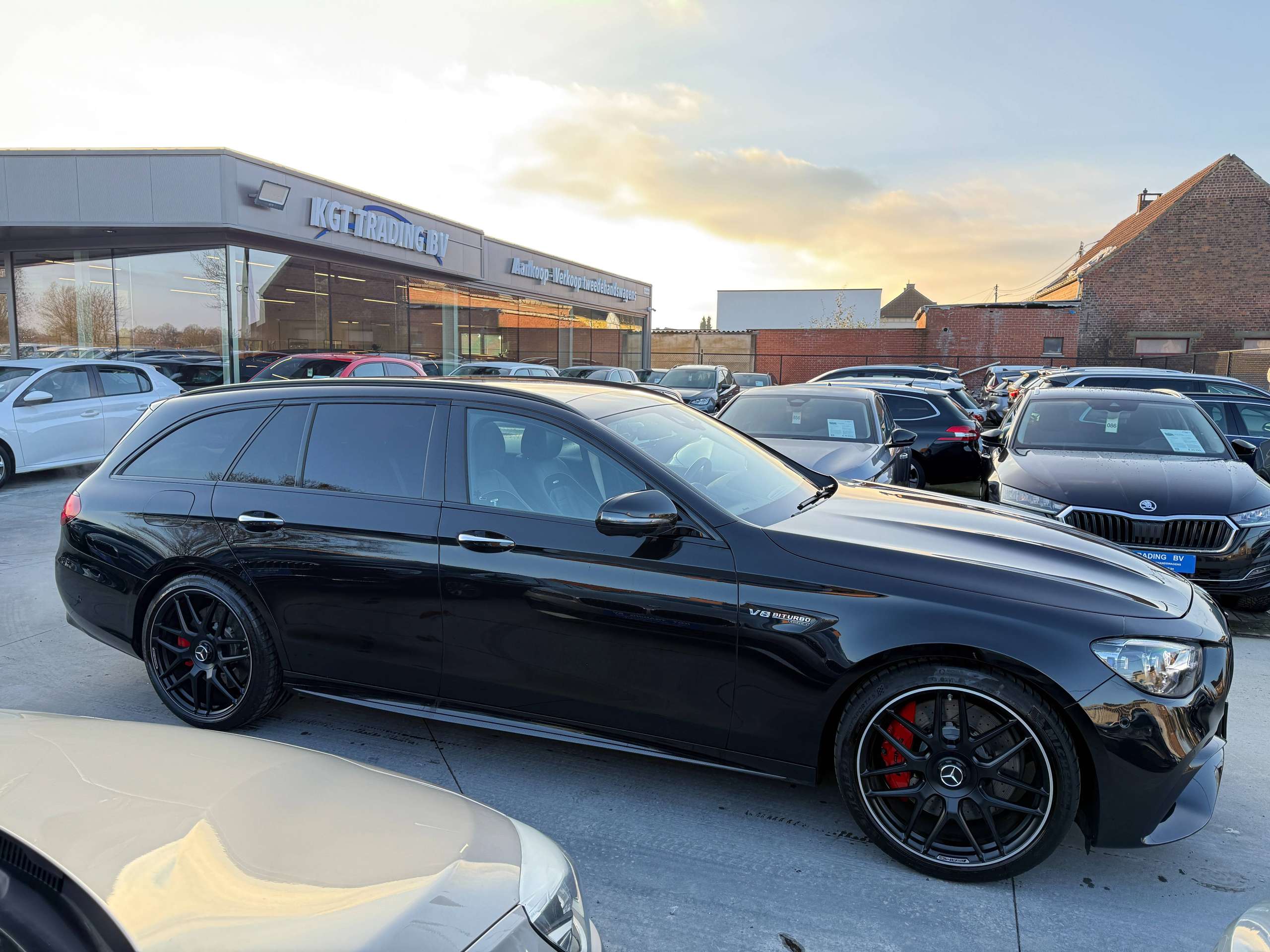 08faa77c-390a-4646-8a18-ad627580f8346-mercedes-benz-e-63-amg-s-4matic-full-carbon-burmester-360-cam-track-pack.jpg