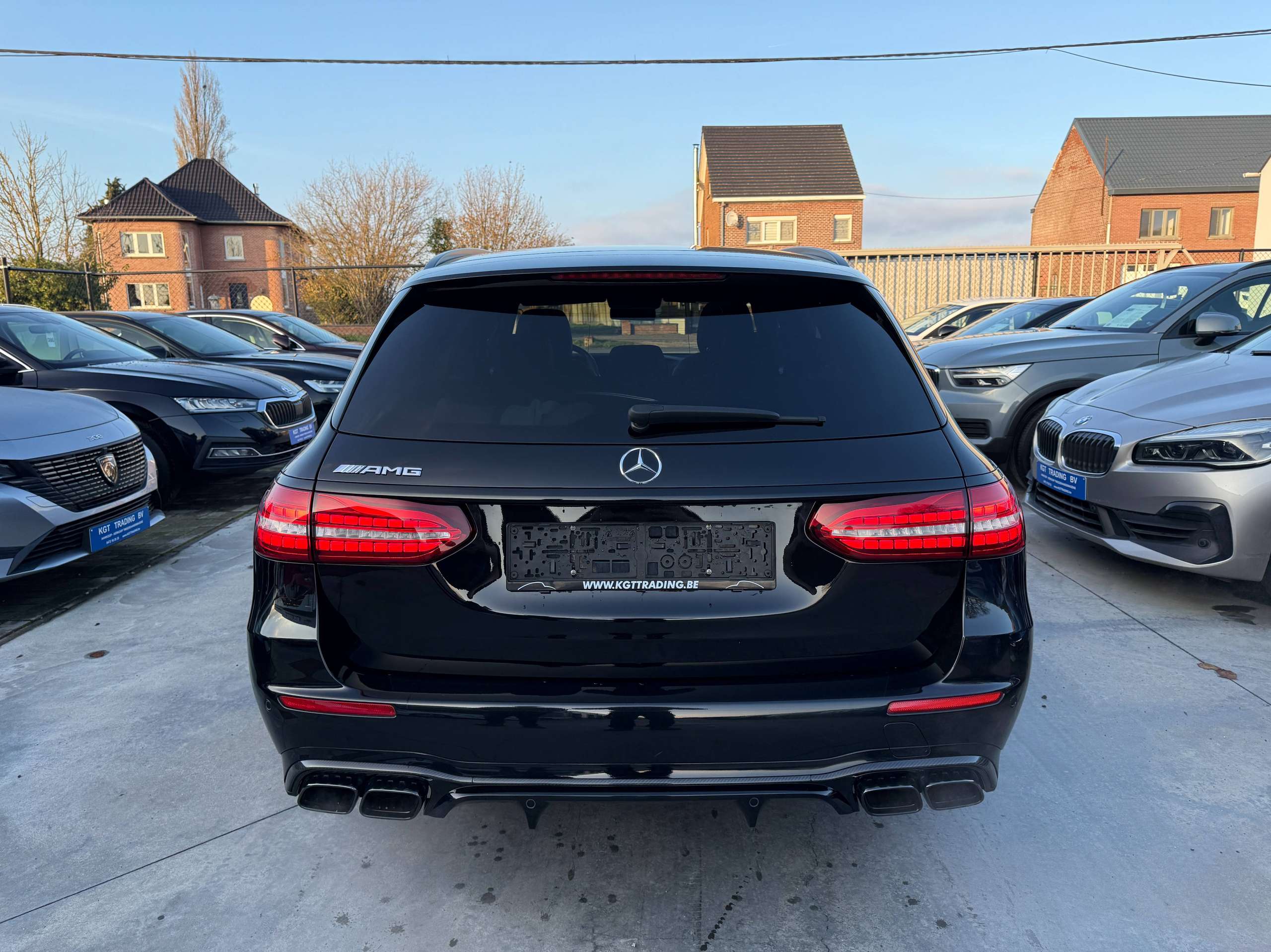 08faa77c-390a-4646-8a18-ad627580f8348-mercedes-benz-e-63-amg-s-4matic-full-carbon-burmester-360-cam-track-pack.jpg