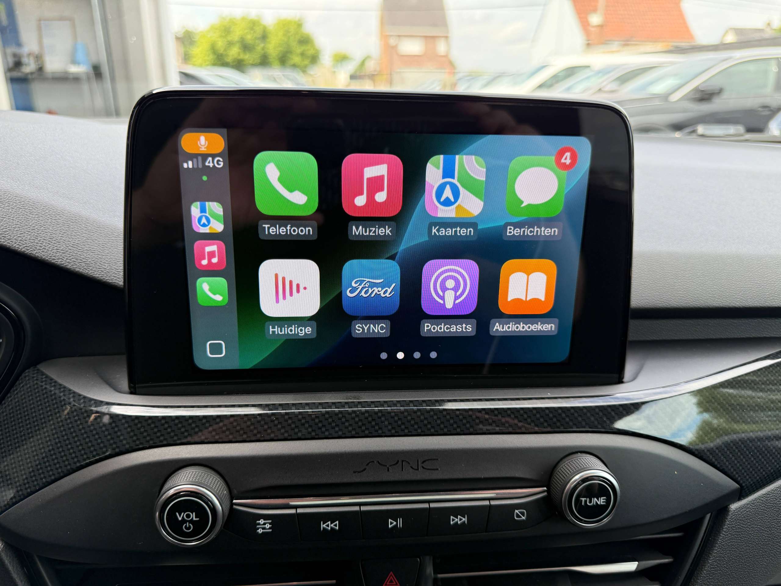 273e04db-e2ae-4b0a-b6f0-f46c2bd6cbed25-ford-focus-1-0i-125pk-st-line-automaat-5-deurs-navigatie-full-led-carplay-dab.jpg