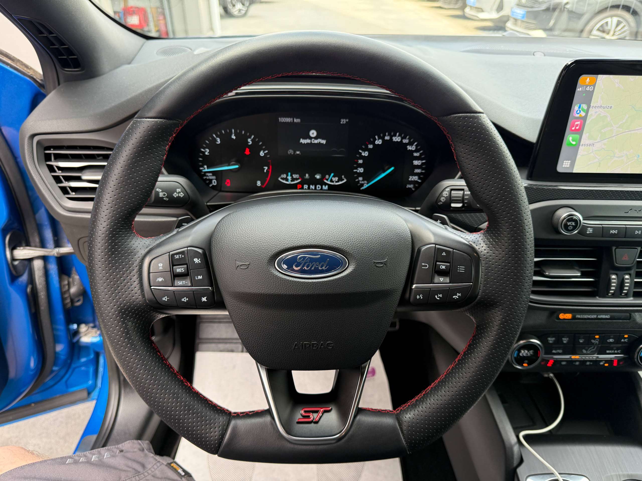 273e04db-e2ae-4b0a-b6f0-f46c2bd6cbed27-ford-focus-1-0i-125pk-st-line-automaat-5-deurs-navigatie-full-led-carplay-dab.jpg