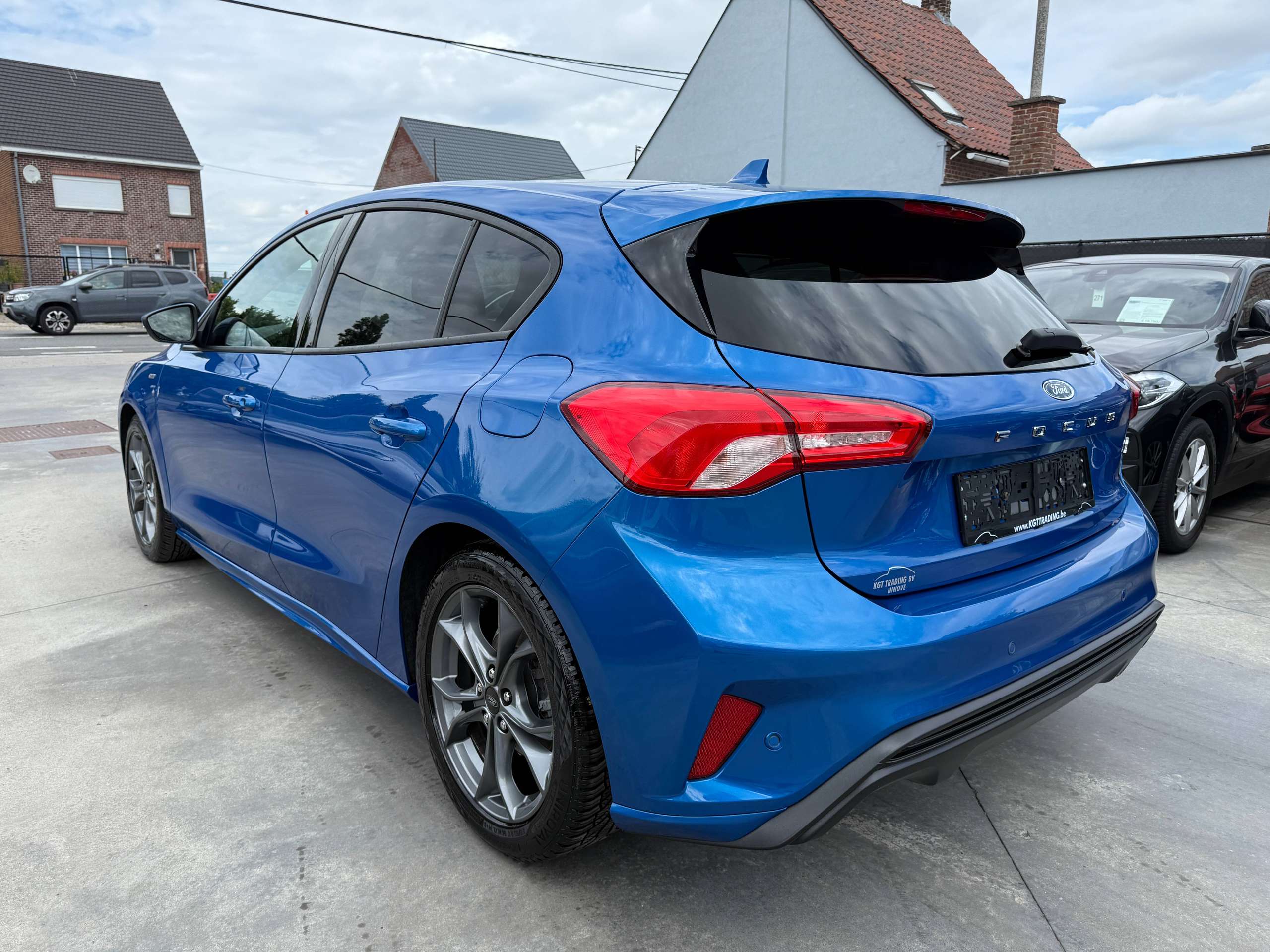 273e04db-e2ae-4b0a-b6f0-f46c2bd6cbed7-ford-focus-1-0i-125pk-st-line-automaat-5-deurs-navigatie-full-led-carplay-dab.jpg
