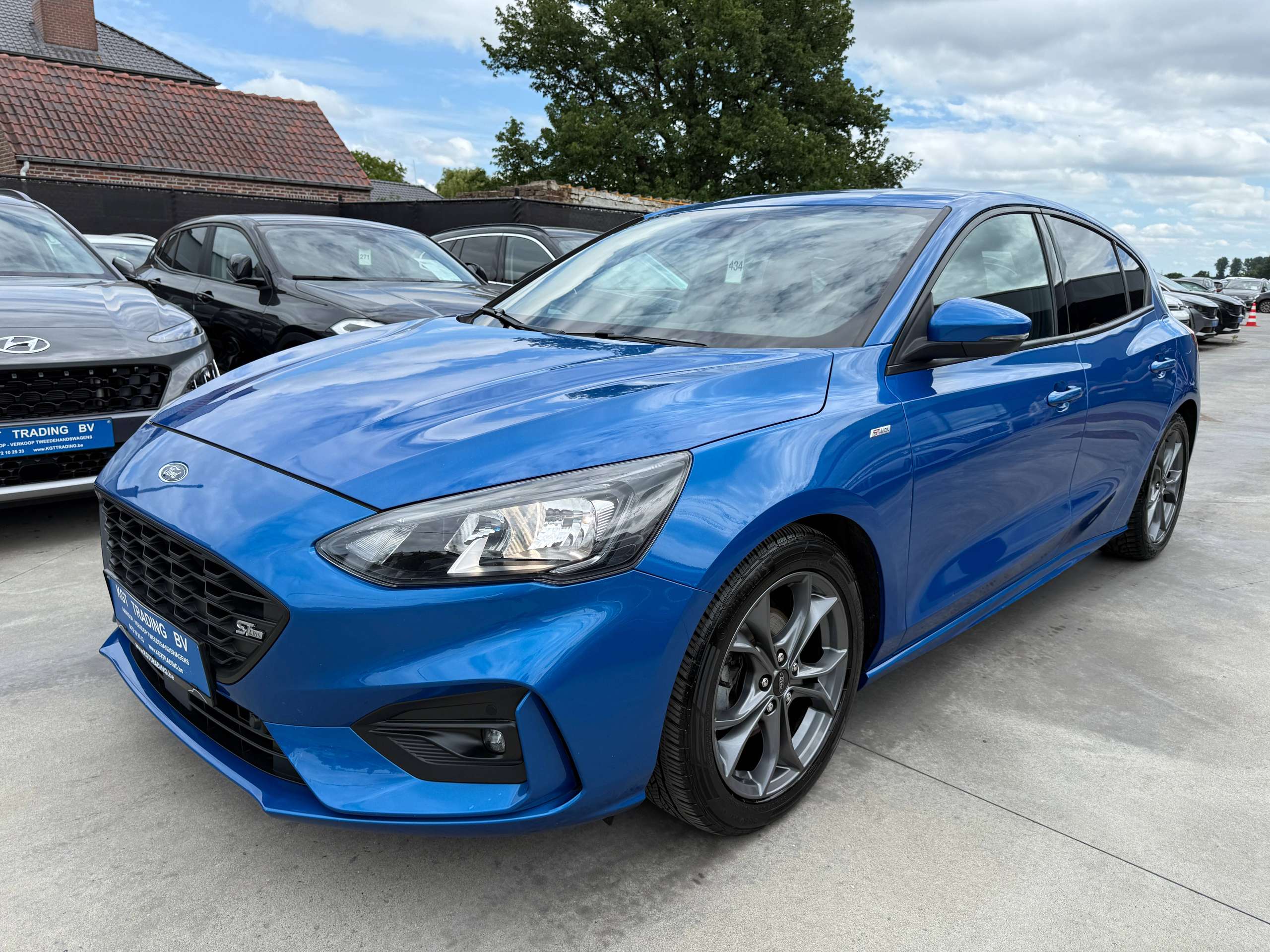 273e04db-e2ae-4b0a-b6f0-f46c2bd6cbed9-ford-focus-1-0i-125pk-st-line-automaat-5-deurs-navigatie-full-led-carplay-dab.jpg