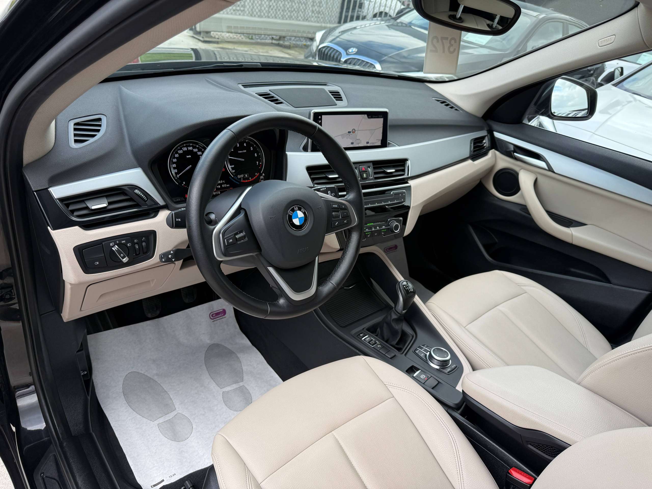 2935d72b-fdcc-40db-8324-14761554371b12-bmw-x1-1-5i-136pk-navigatie-pro-beige-leder-zetelverwarming-led-alu.jpg